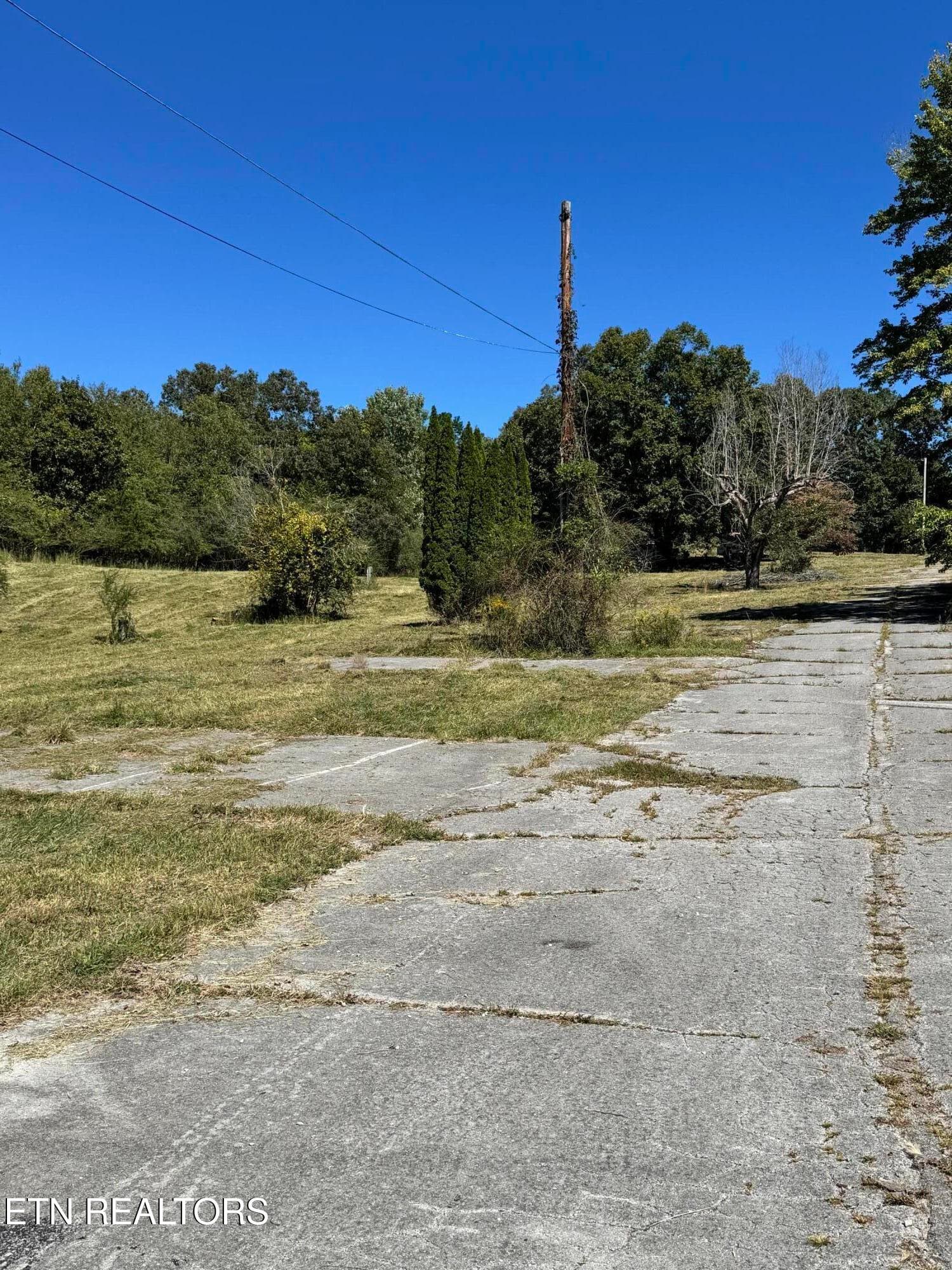 214 Cates Rd, Rockwood, TN 37854