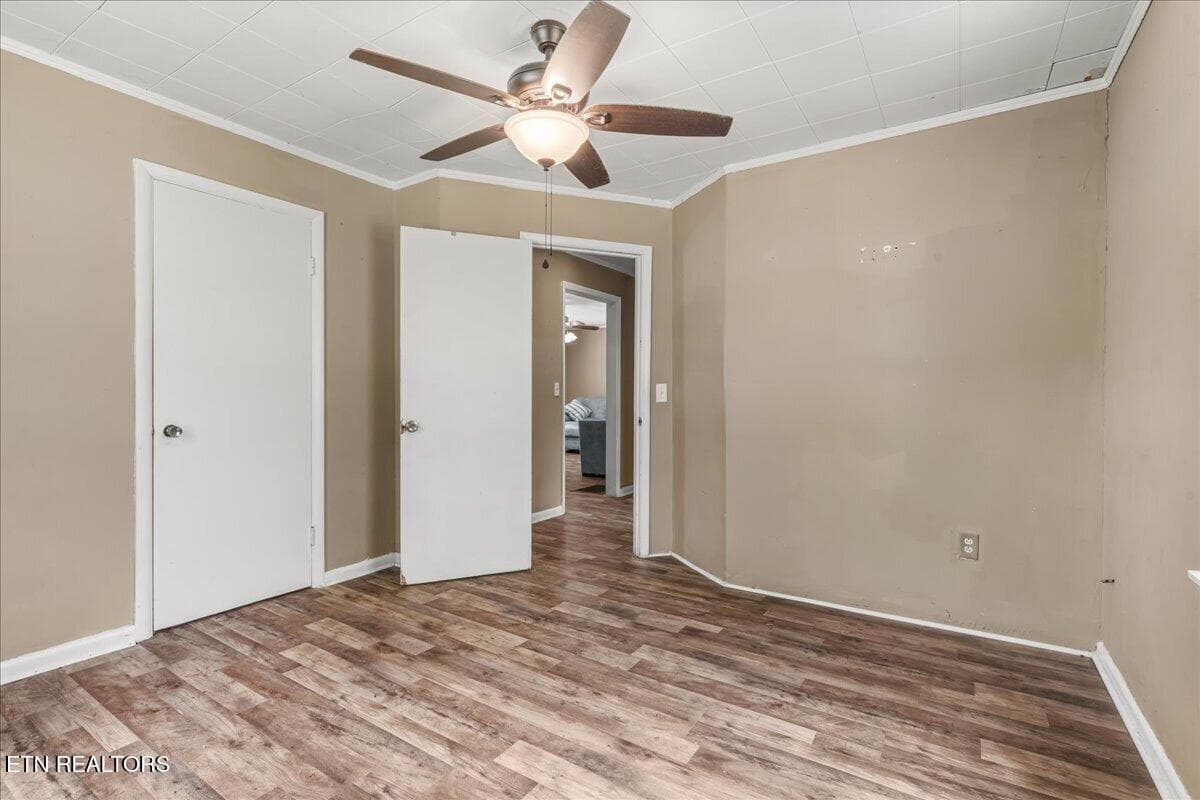 Bedroom with closet and hall access - 139 County Road 532, Etowah, TN 37331, Etowah