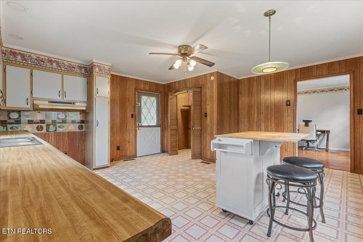 Kitchen with butcher-block counter and b - 139 County Road 532, Etowah, TN 37331, Etowah