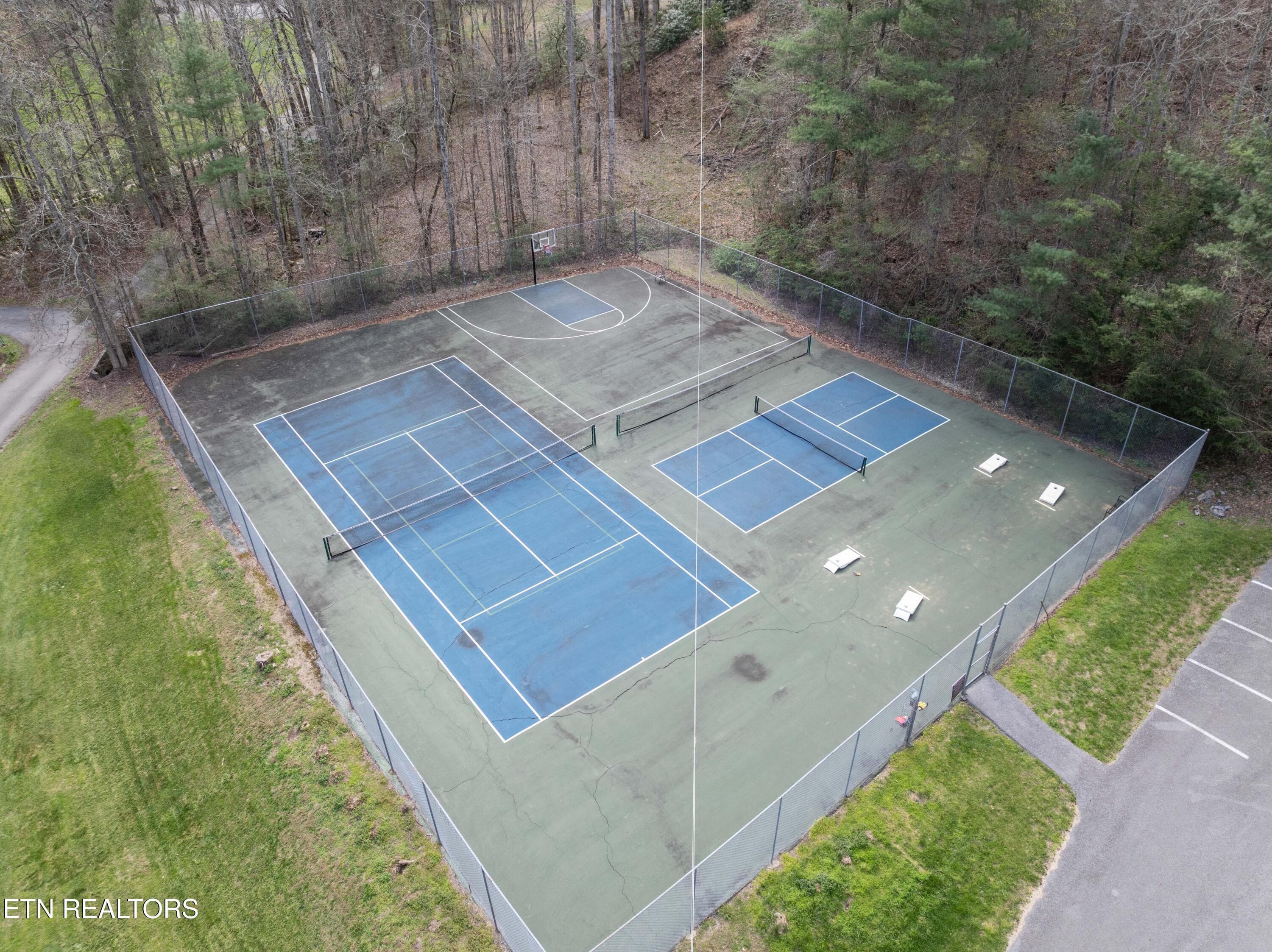 Courts - Balsam Slopes Rd, Sevierville, TN 37862, Sevierville