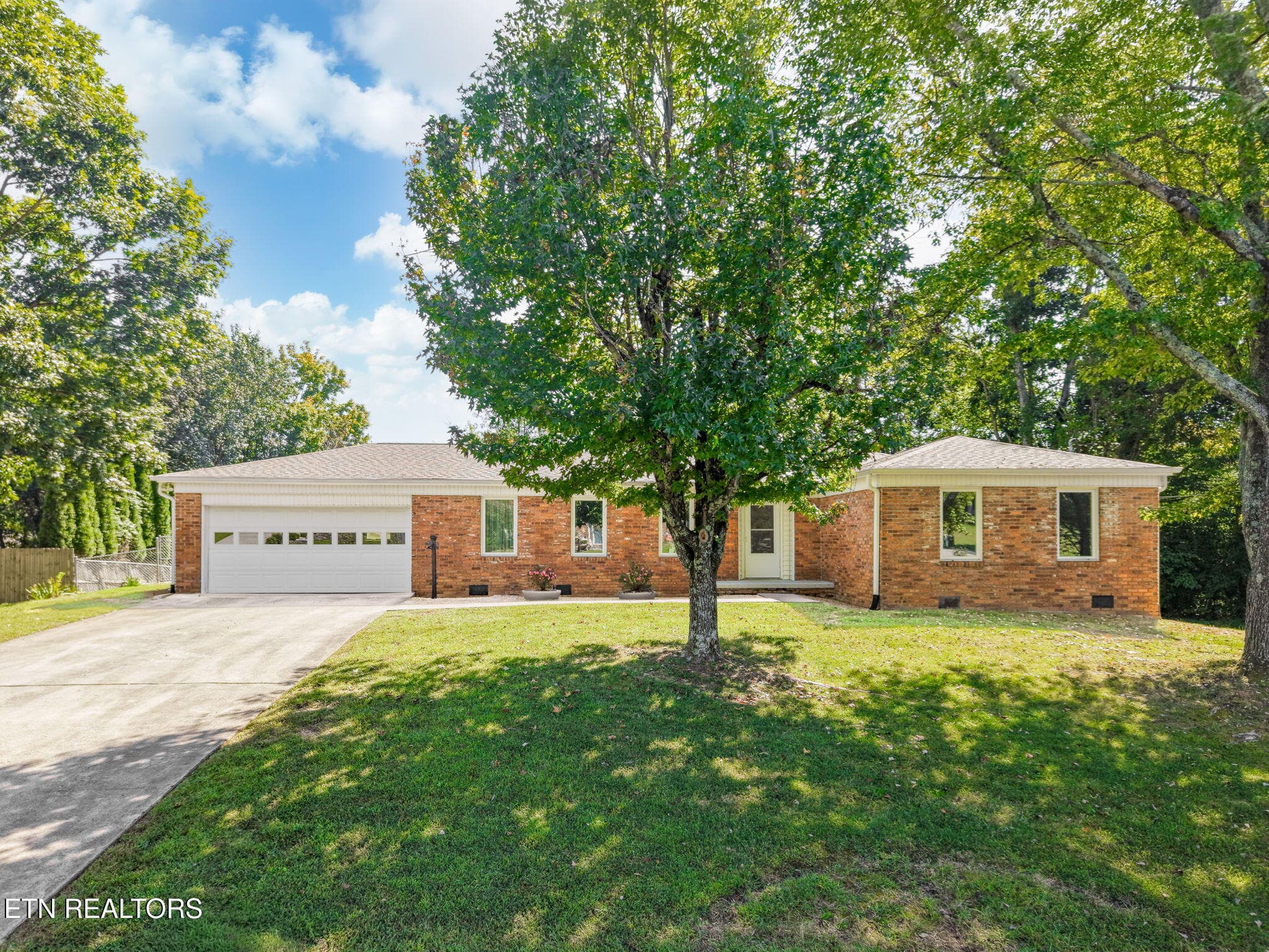 11554 Midhurst Drive, Knoxville, TN 37934