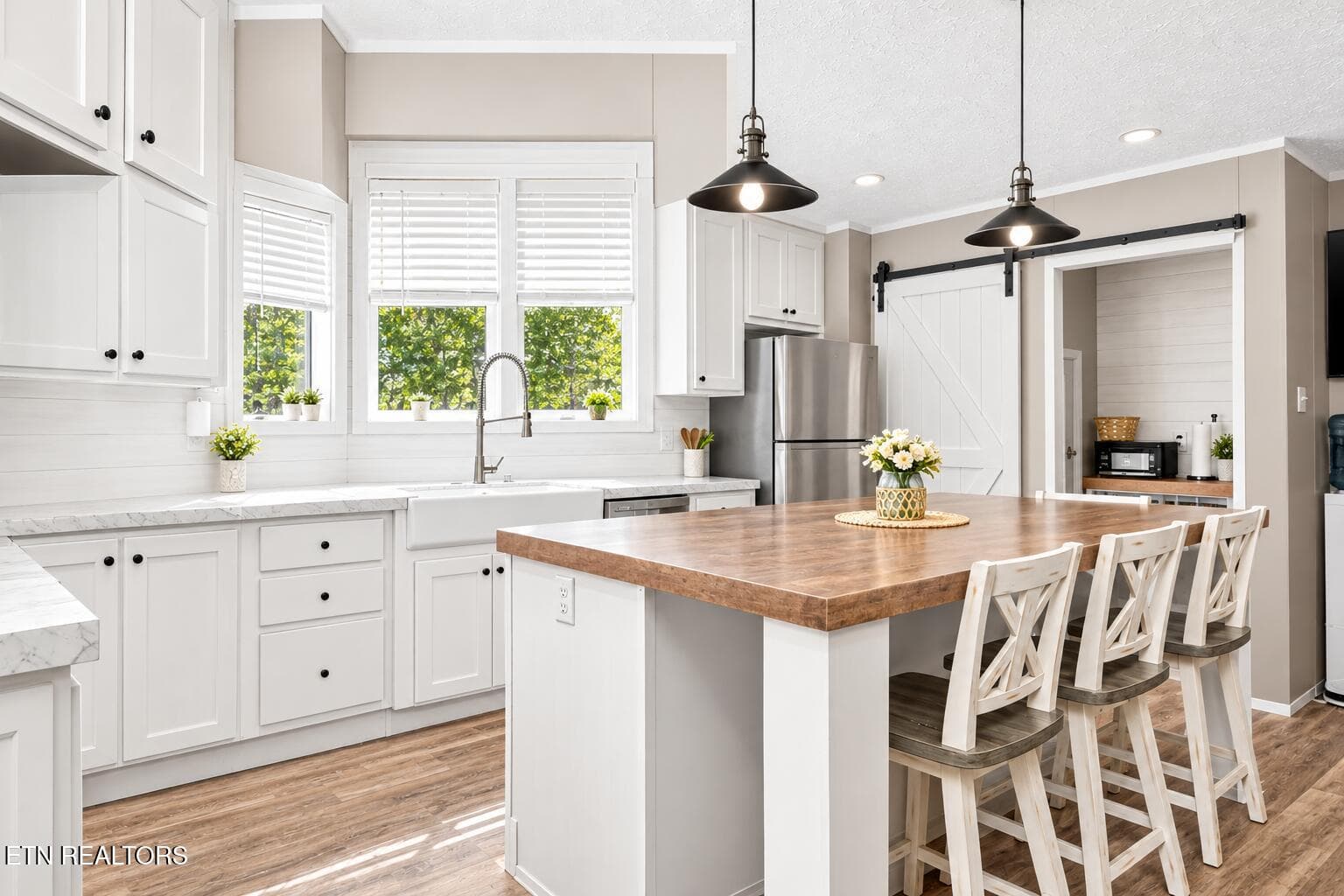 Bright Modern Farmhouse Kitchen (2) - 3131 Oswego Rd, Crossville, TN 38572, Crossville