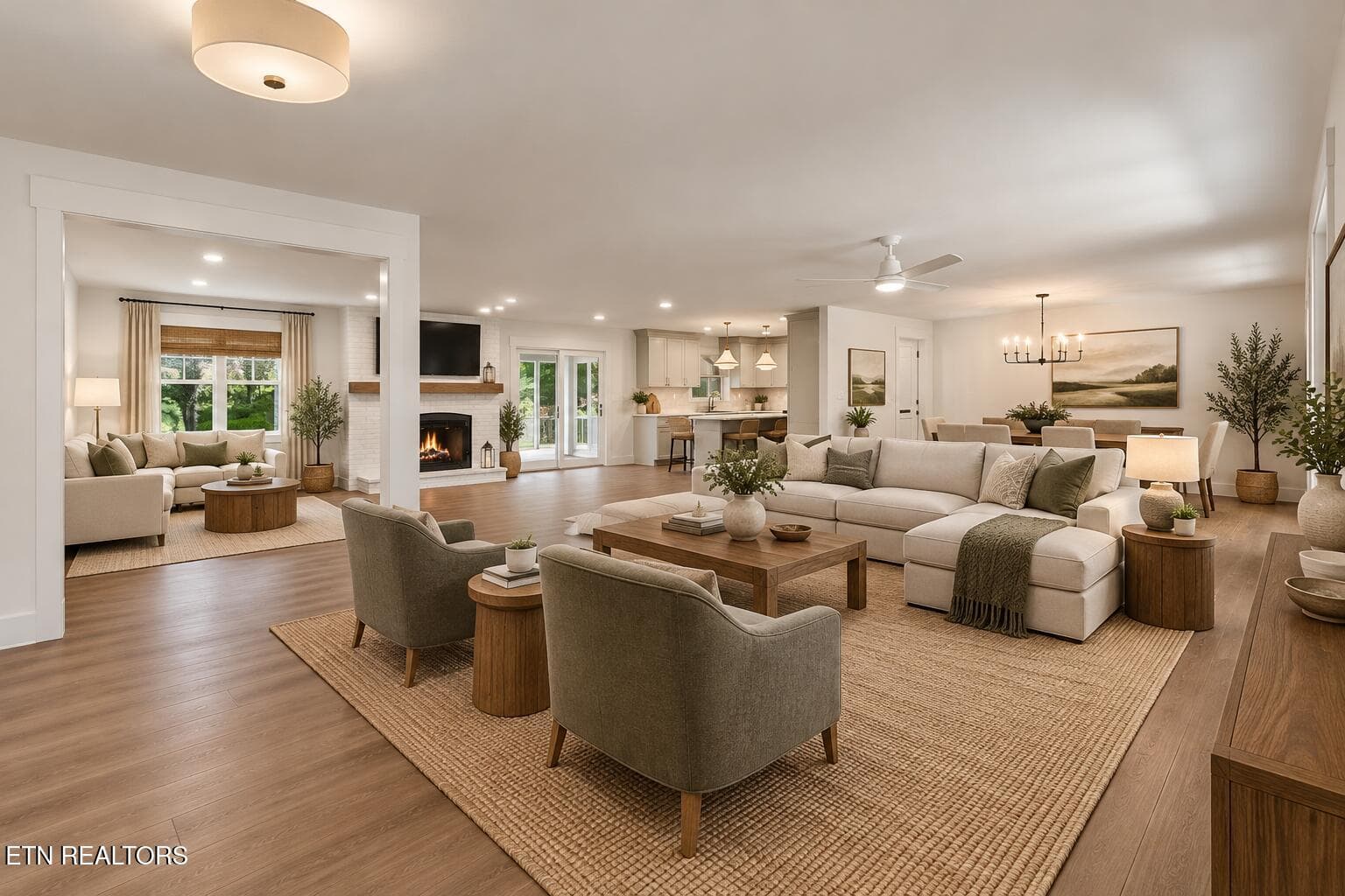 open concept virtually staged - 1504 Roane State Hwy, Kingston, TN 37763