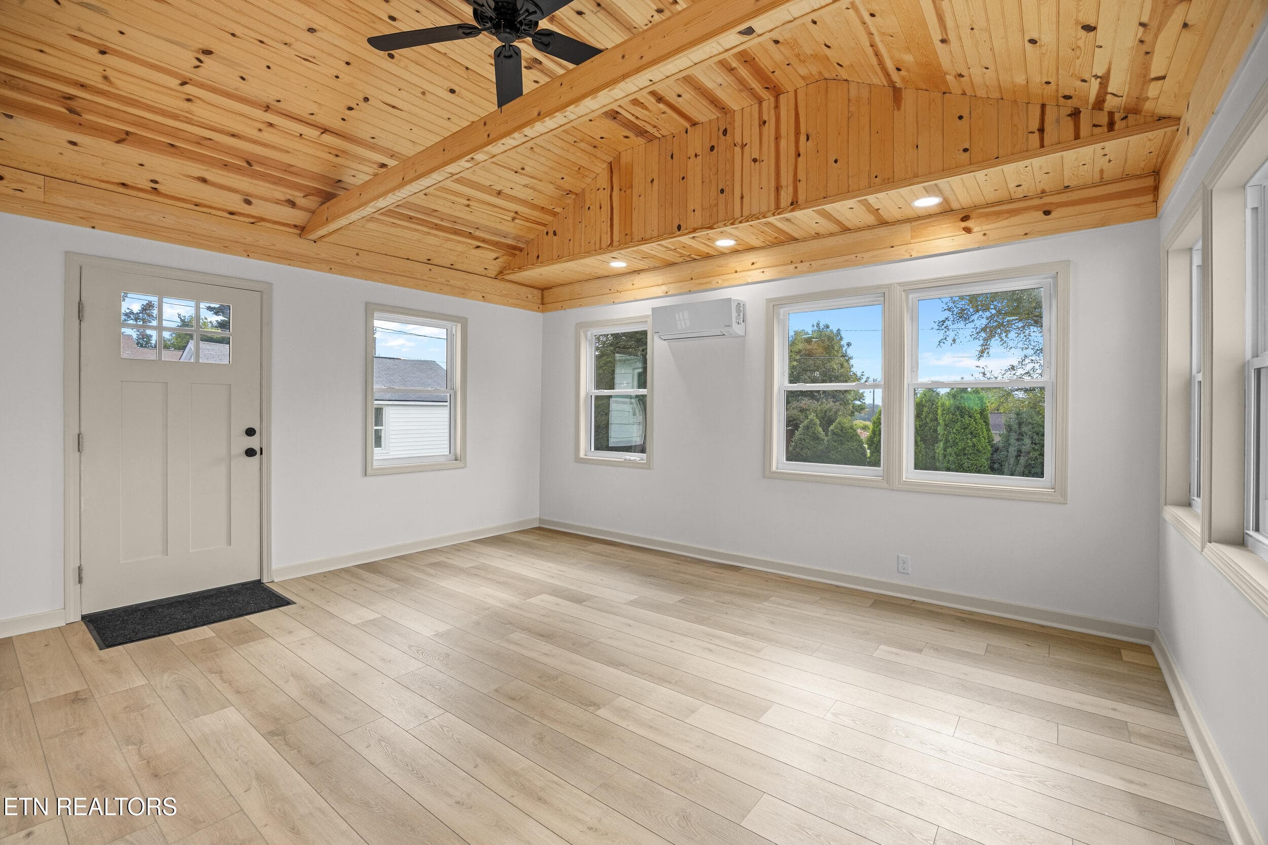 Sun room - 1618 Old Niles Ferry Rd, Maryville, TN 37803, Maryville
