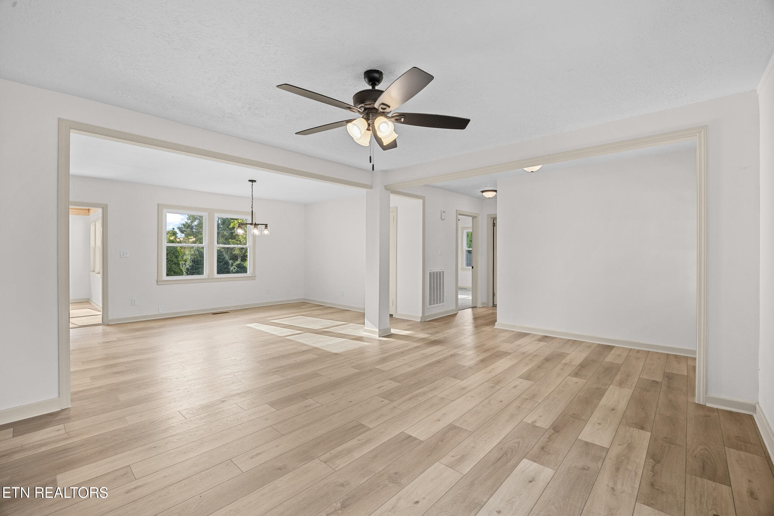 Living/dining - 1618 Old Niles Ferry Rd, Maryville, TN 37803, Maryville