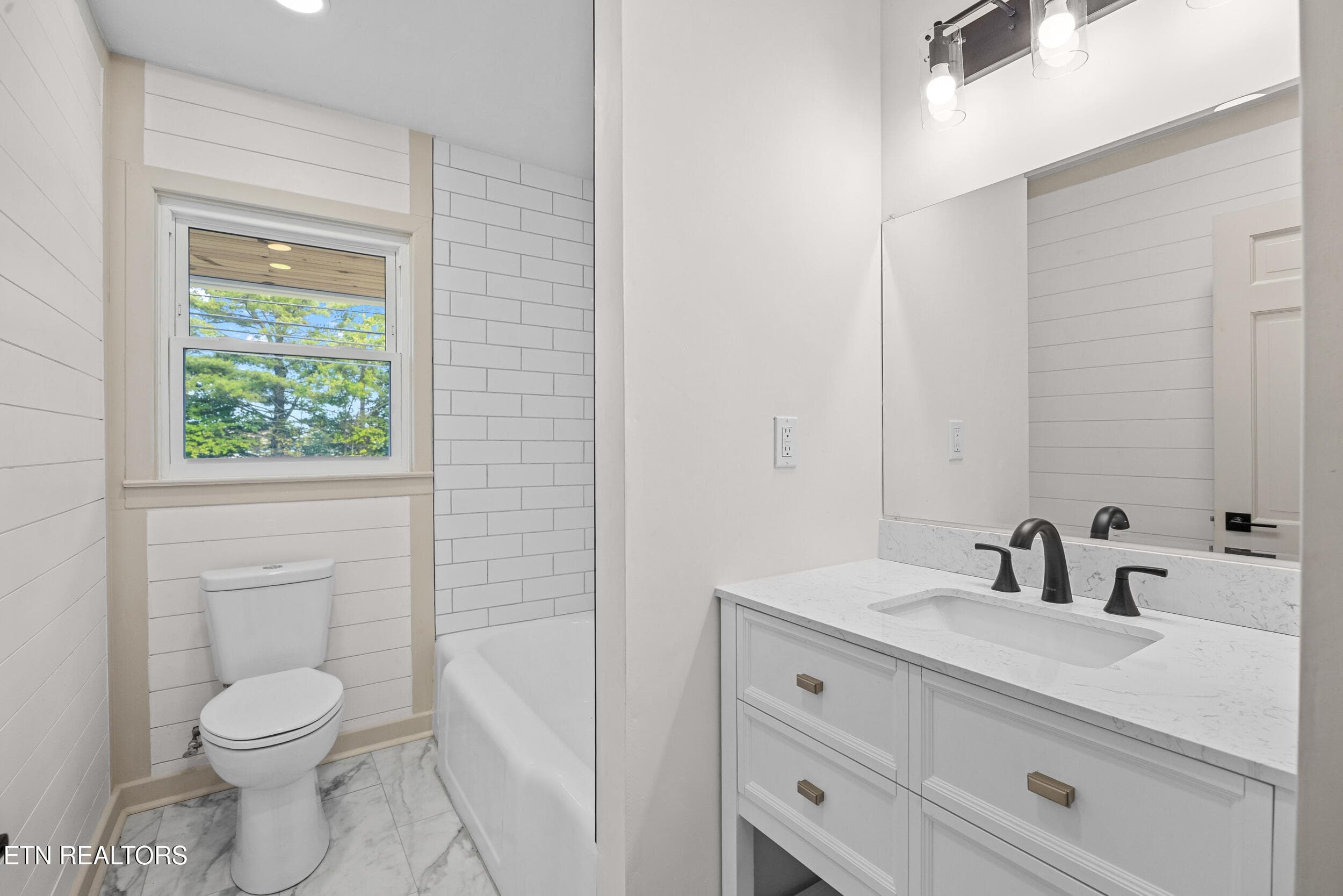 Guest bath - 1618 Old Niles Ferry Rd, Maryville, TN 37803, Maryville