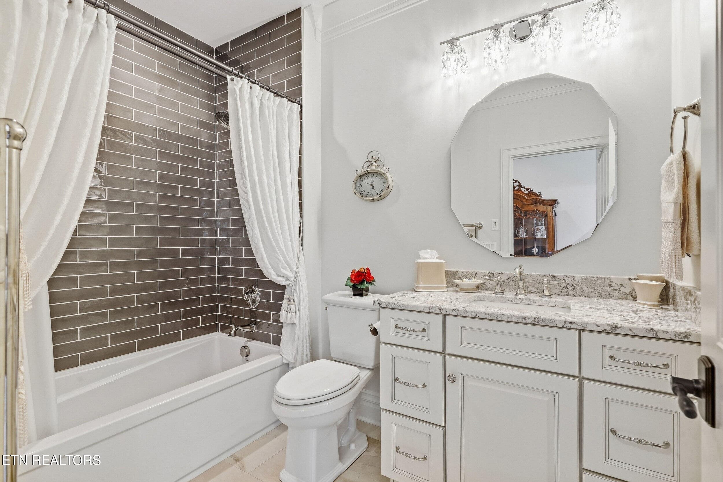 Upper-Level Bedroom 3 Ensuite Bath - 2032 Cochran Rd, Maryville, TN 37803