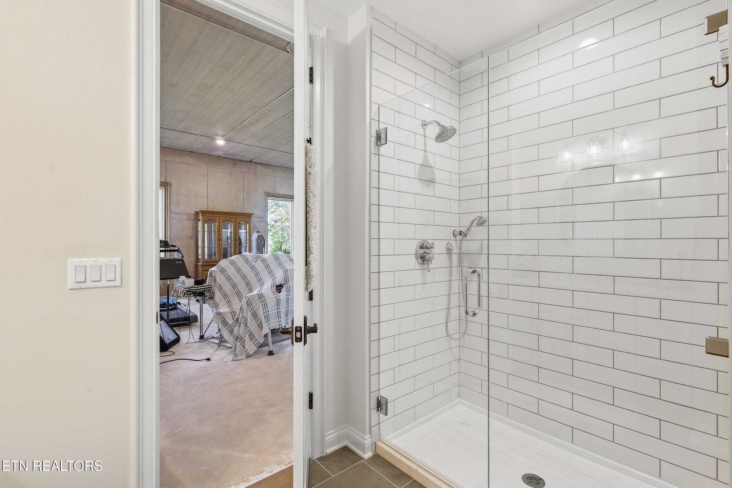 Finished Lower-Level Ensuite Bath - 2032 Cochran Rd, Maryville, TN 37803