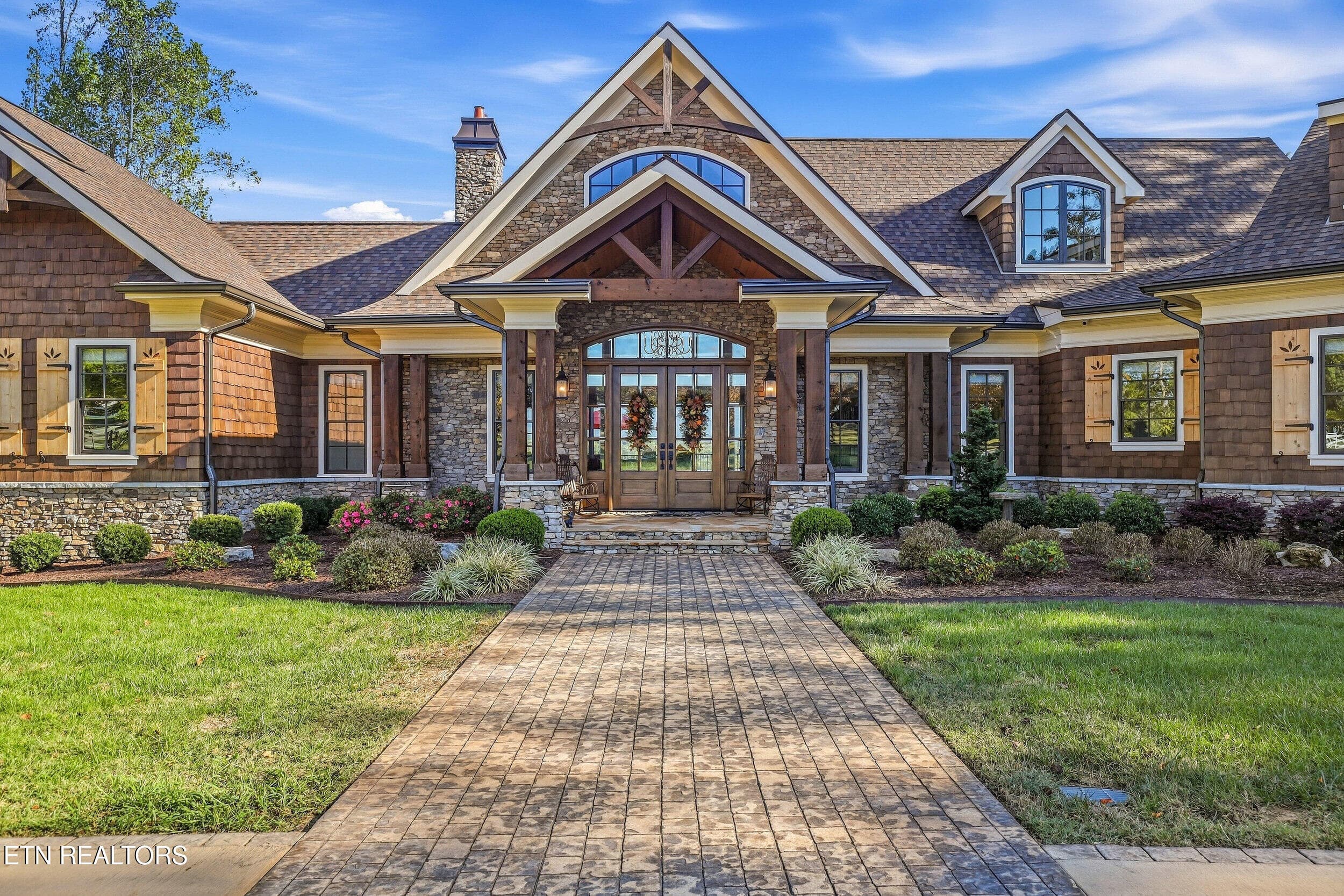 Exceptional Curb Appeal - 2032 Cochran Rd, Maryville, TN 37803