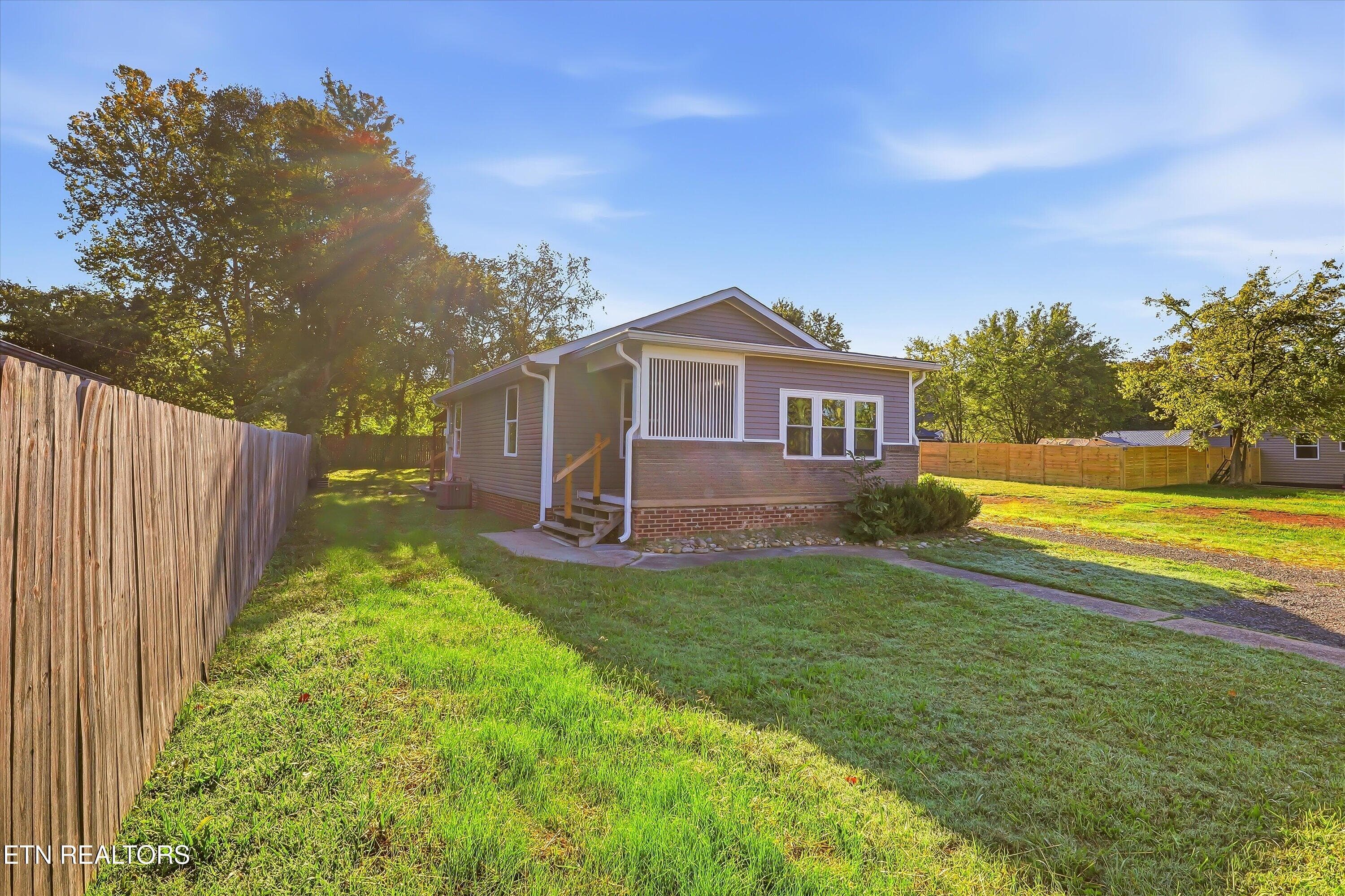 Front - 2334 Old Knoxville Pike, Maryville, TN 37804, Maryville