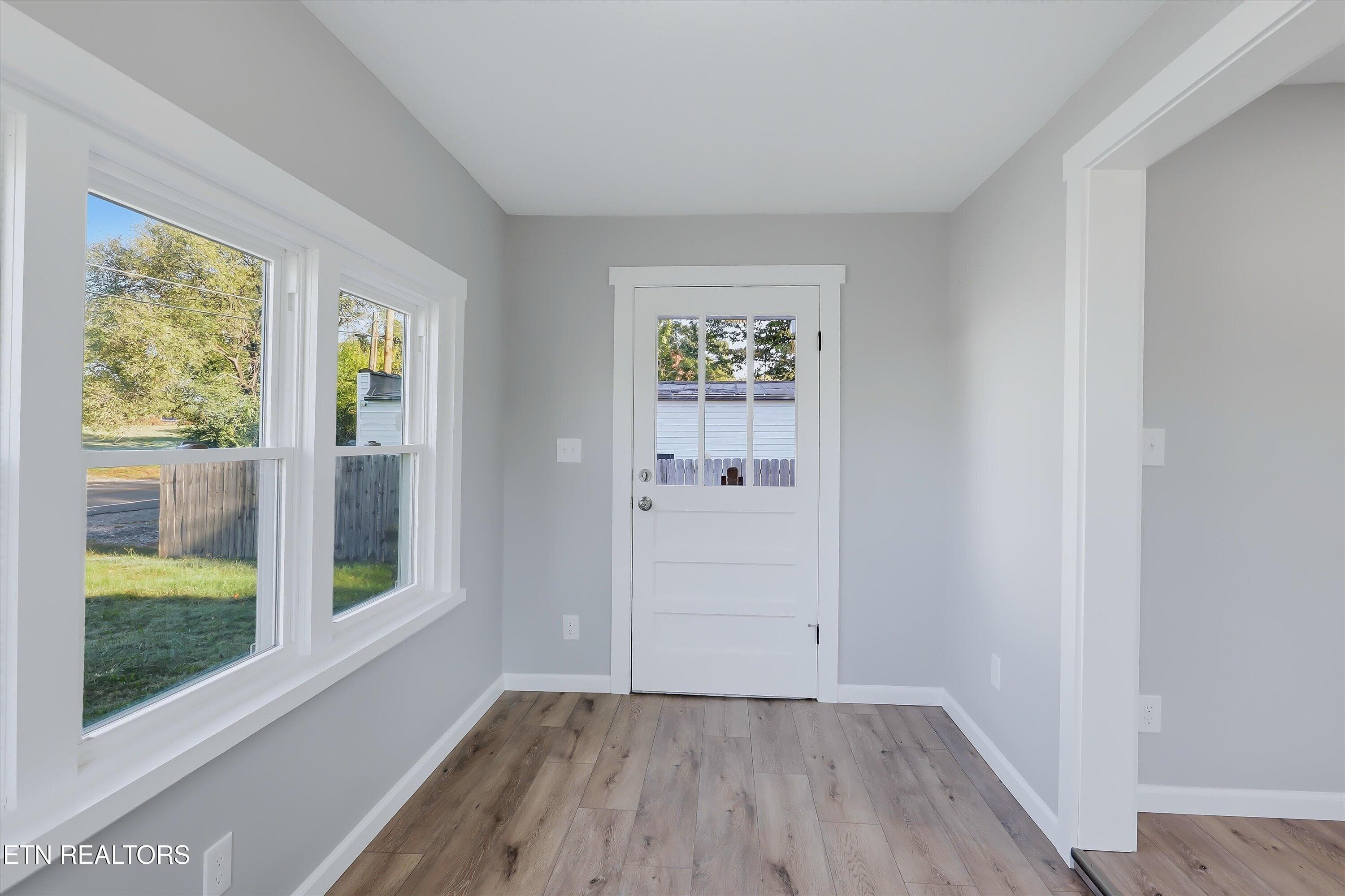 Foyer - 2334 Old Knoxville Pike, Maryville, TN 37804, Maryville