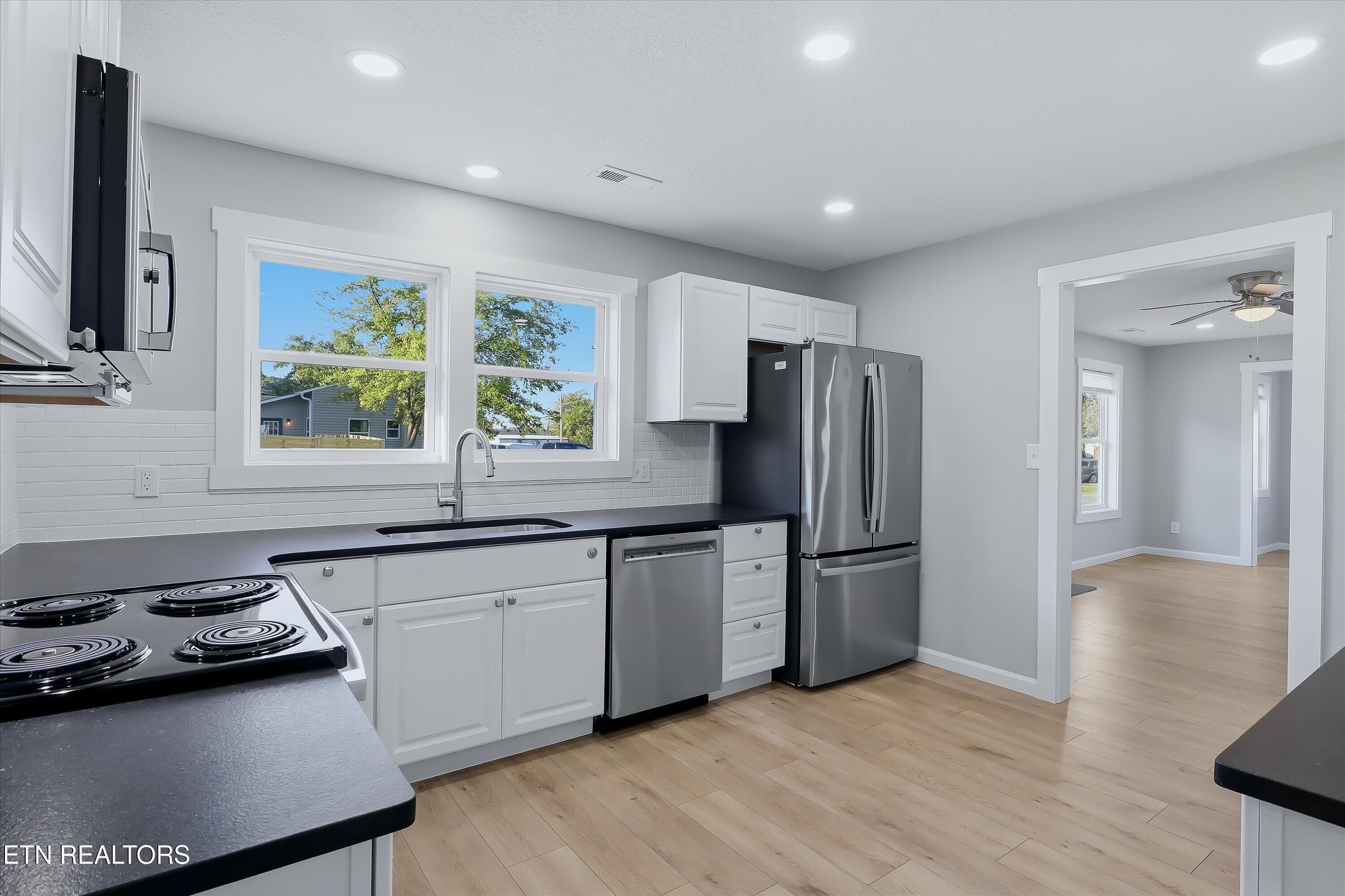 Kitchen - 2334 Old Knoxville Pike, Maryville, TN 37804, Maryville