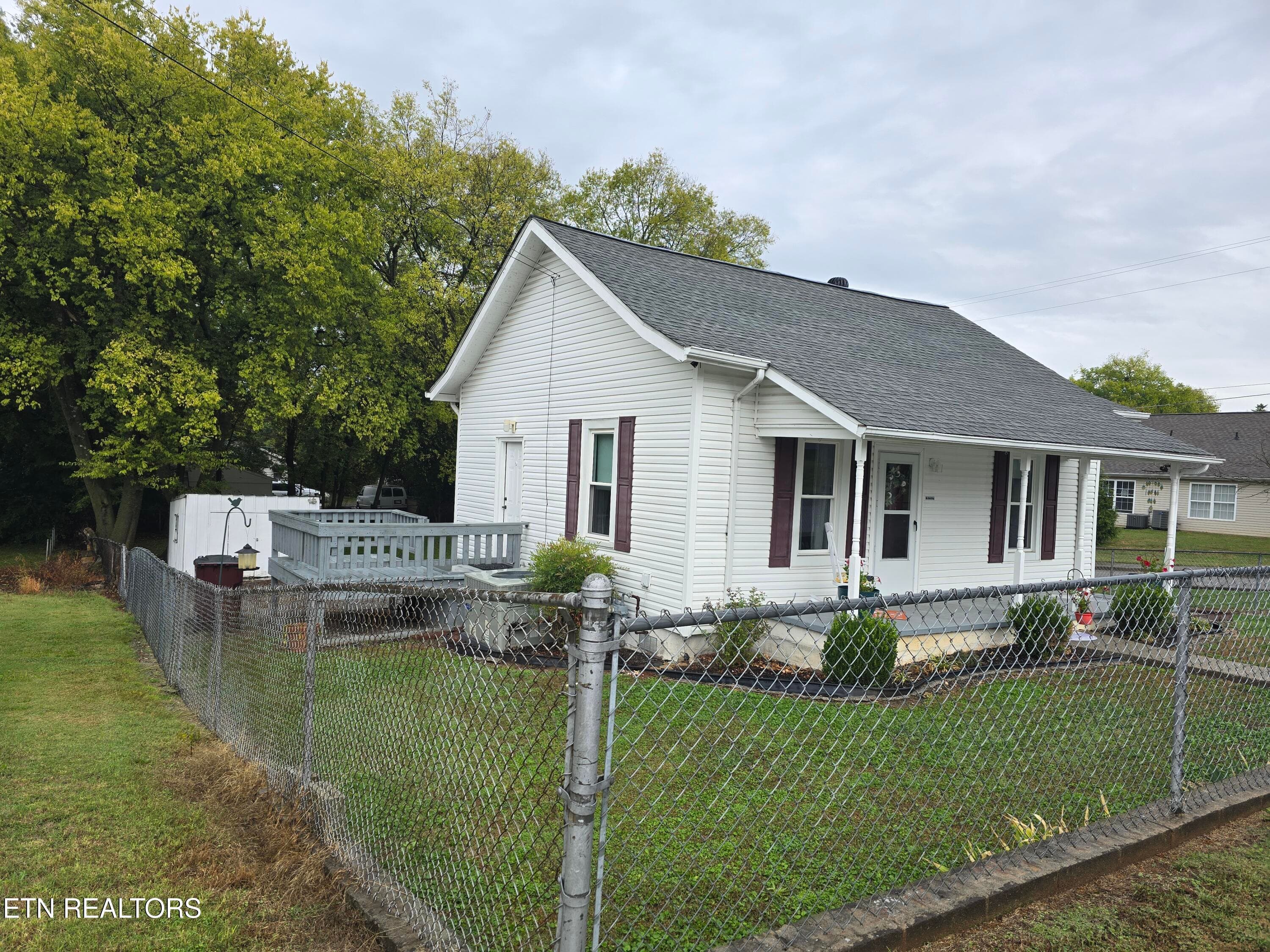 roof approx 3 yrs - 248 Hannum St, Alcoa, TN 37701