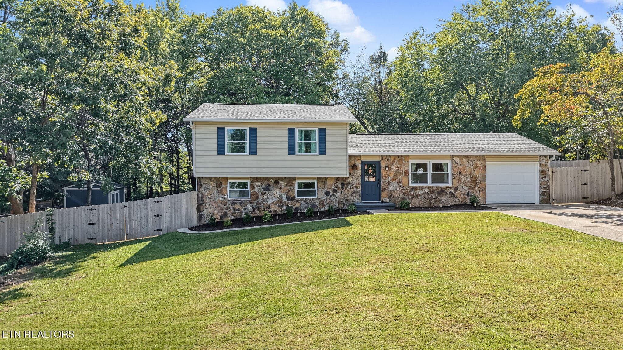 5812 NW Rockwood Lane, Knoxville, TN 37921