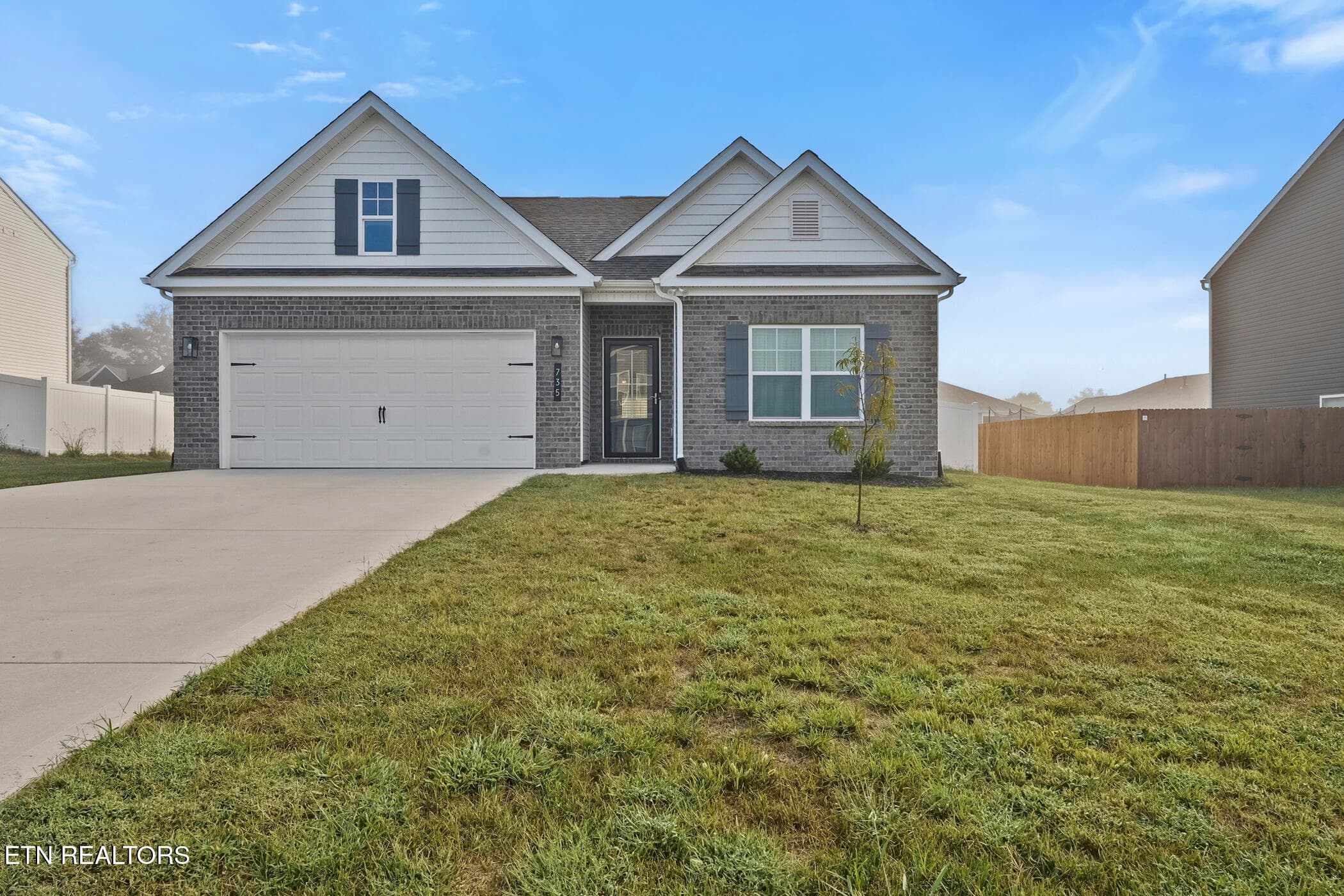 735 Saulsbury Lane, Clinton, TN 37716