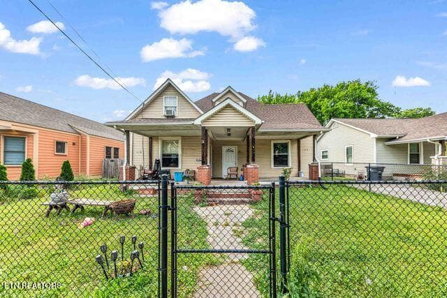 e springdale front pic 2 - 123 E Springdale Ave, Knoxville, TN 37917, Knoxville