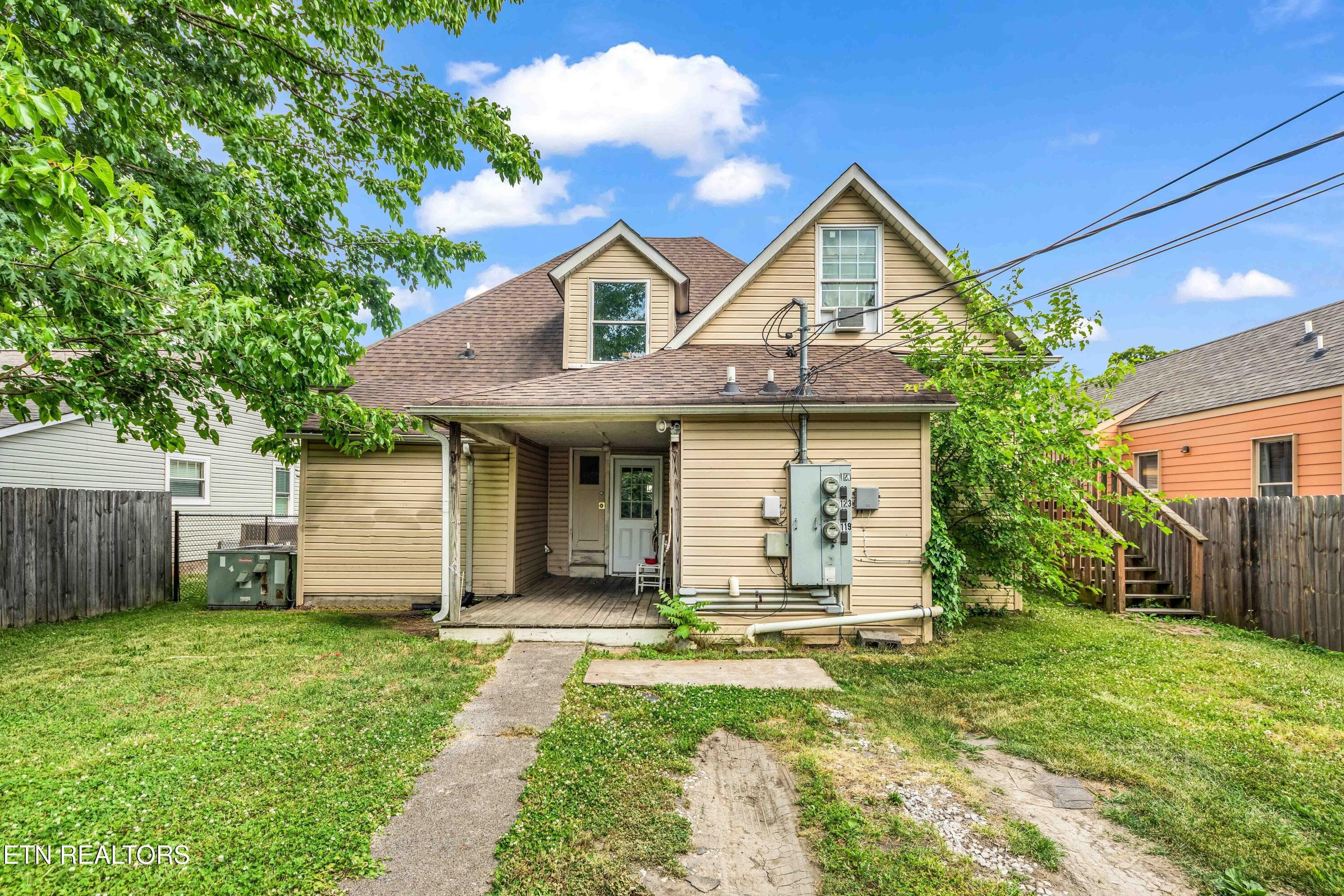 springfield back exterior 2 - 123 E Springdale Ave, Knoxville, TN 37917, Knoxville