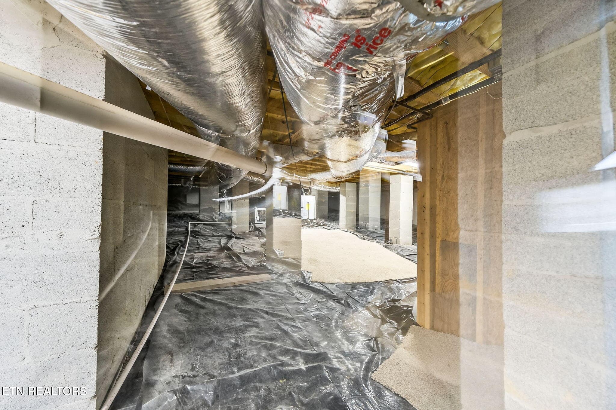 Walk-In Crawl Space - 15 Ridge Crest Circle, Crossville, TN 38558, Crossville