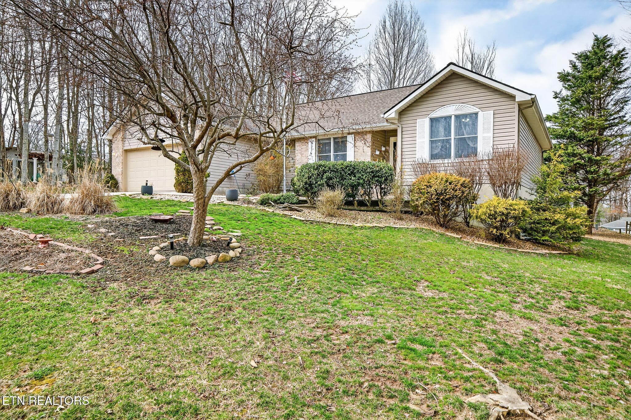 Front Yard - 15 Ridge Crest Circle, Crossville, TN 38558, Crossville