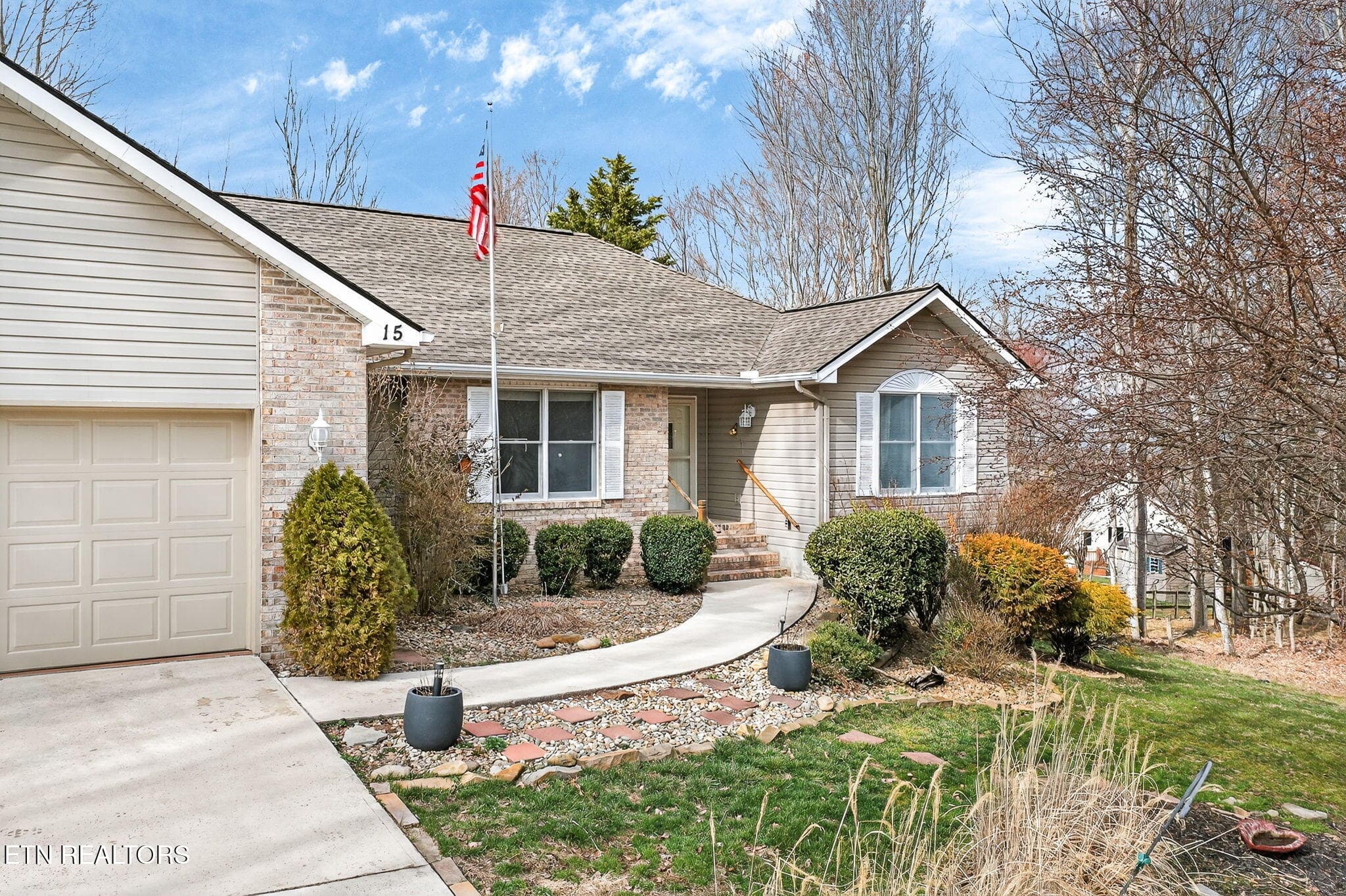 Front - 15 Ridge Crest Circle, Crossville, TN 38558, Crossville