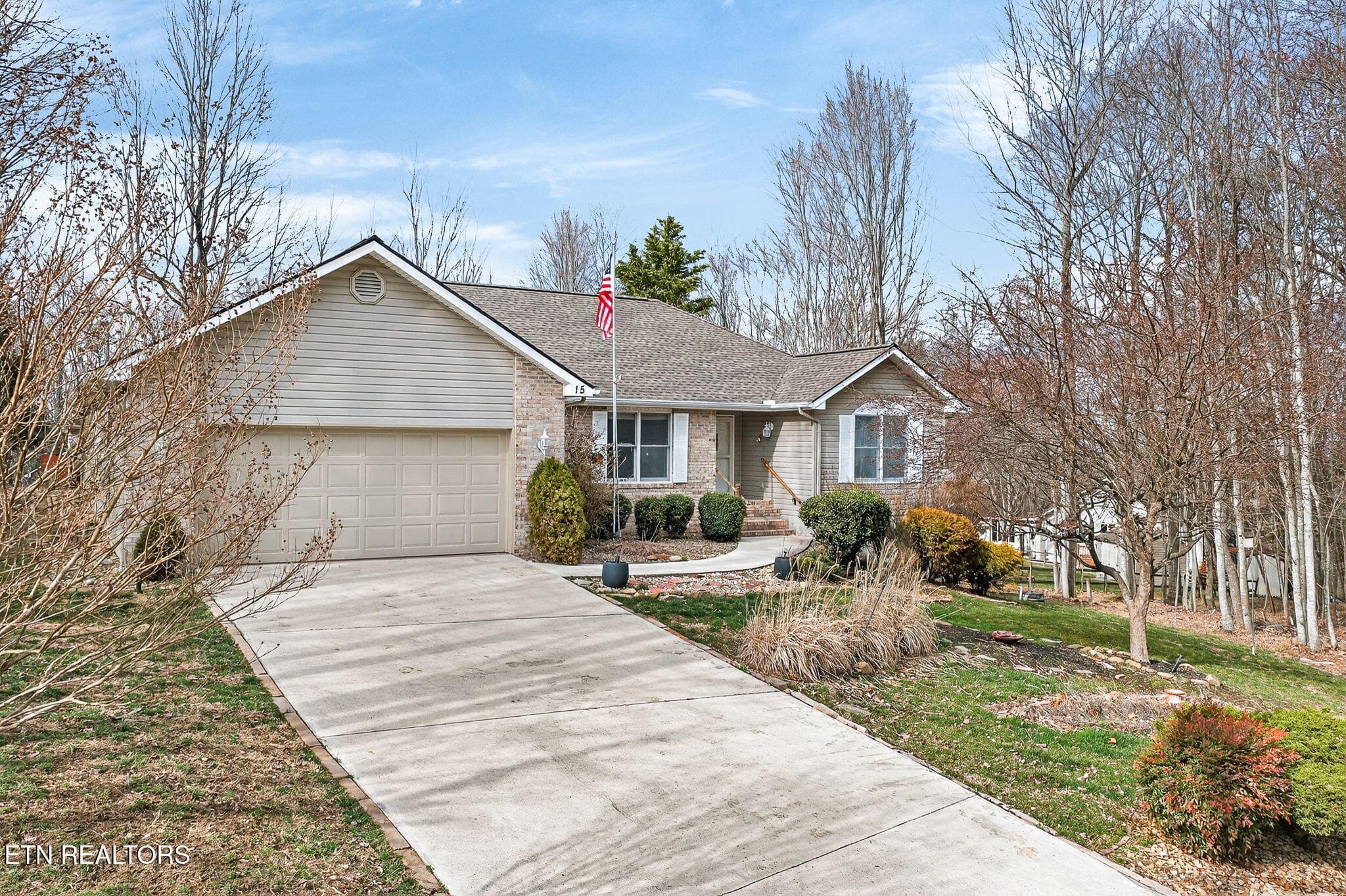 Front - 15 Ridge Crest Circle, Crossville, TN 38558, Crossville