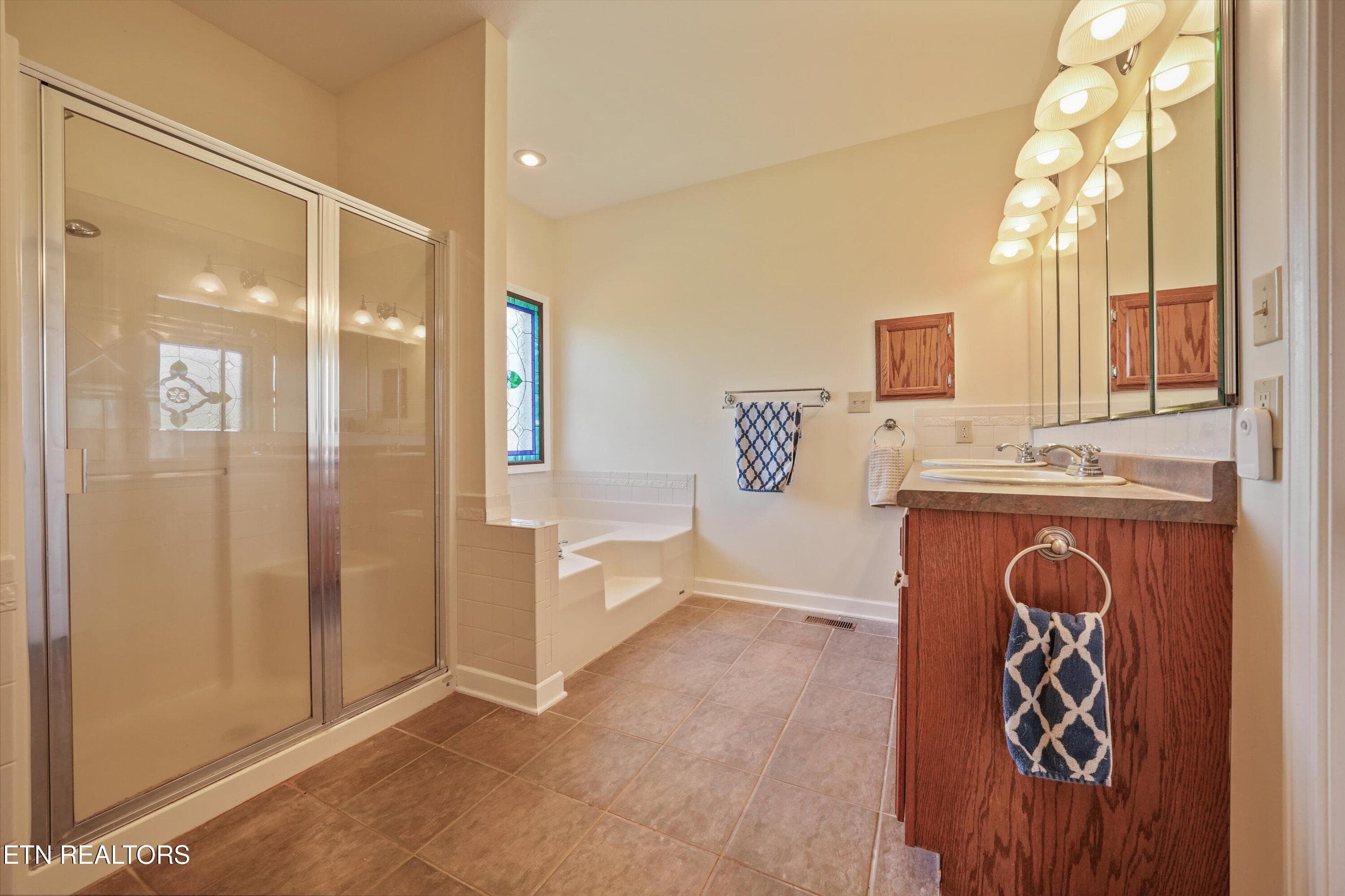 Primary ensuite - 3412 Seebers Court, Louisville, TN 37777, Louisville