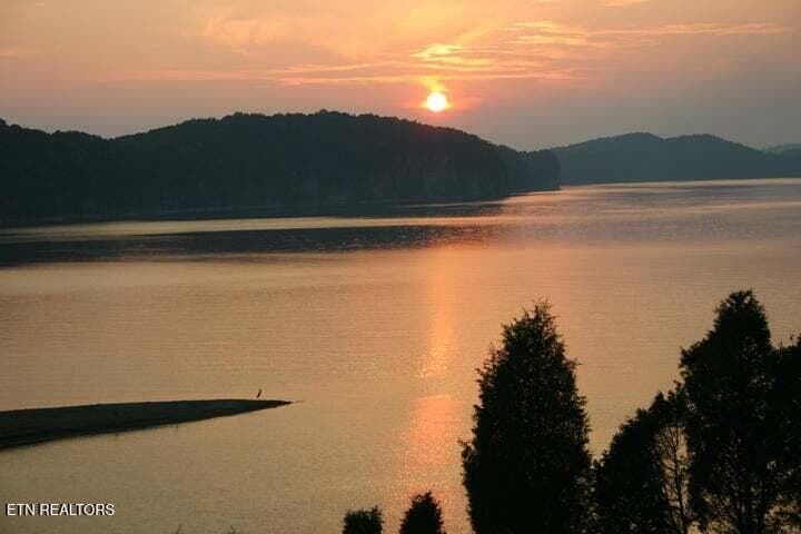 TL sunset - 6369 Coves Edge Tr, Russellville, TN 37860, Russellville