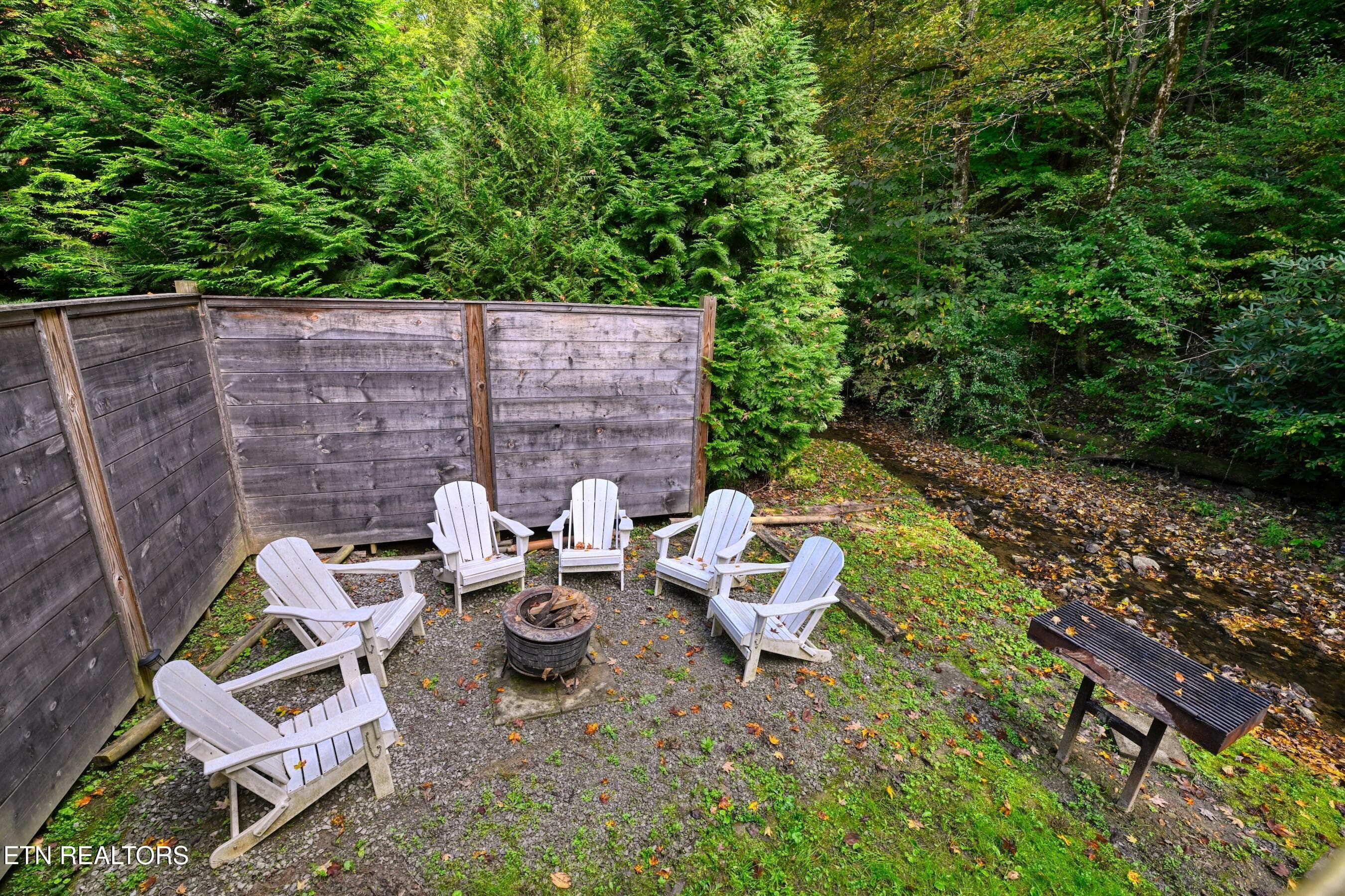 Creekside firepit - 307 Caney Creek Rd, Pigeon Forge, TN 37863, Pigeon Forge