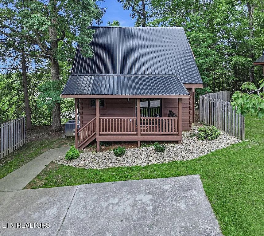 35feba177dffde7fad88315f7df446a5-uncropp - 1311 Ina Grace Lane, Sevierville, TN 37876