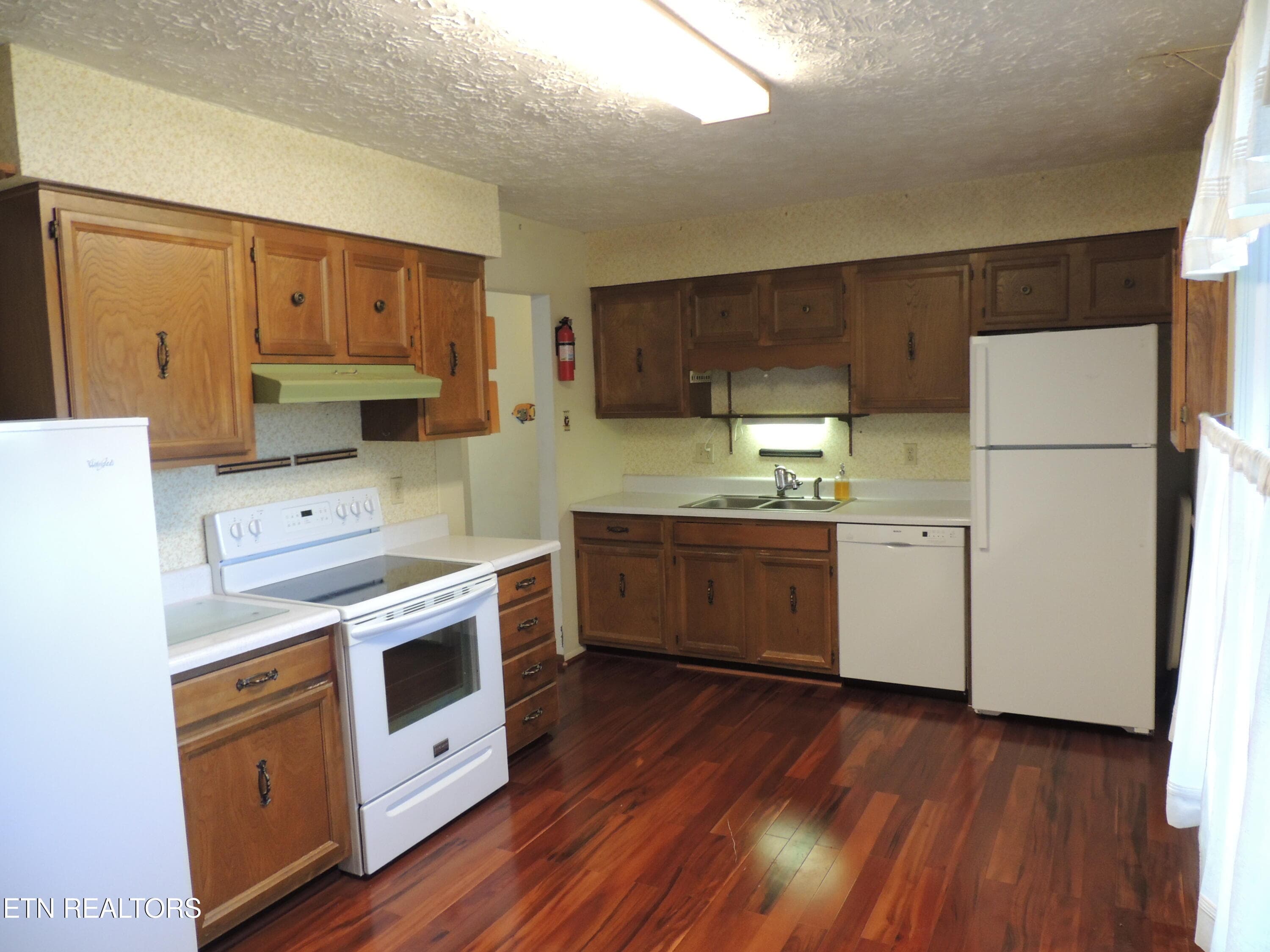DSCN9515 - 5208 NW BERBERA Drive, Knoxville, TN 37921, Knoxville