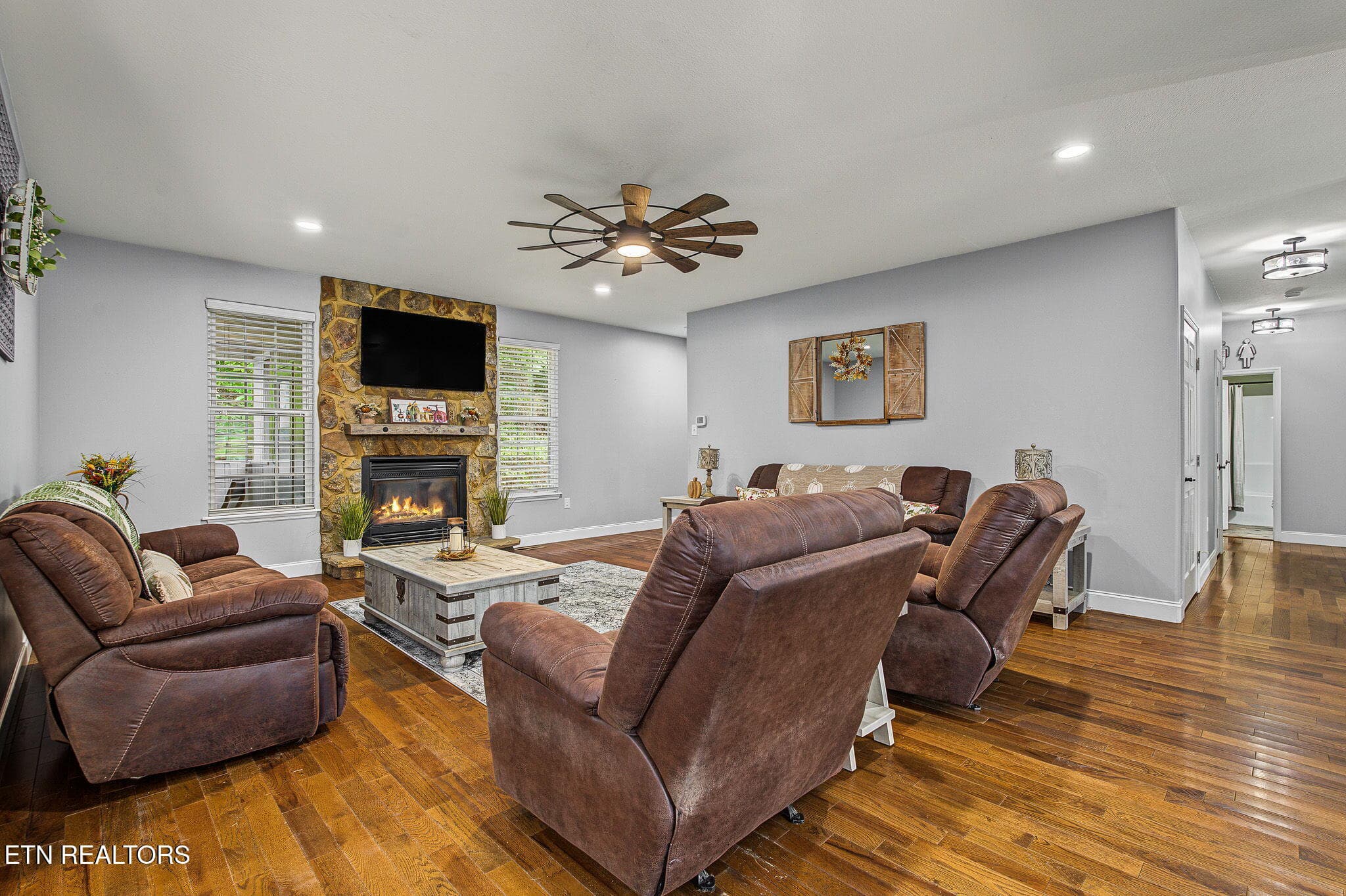 23-web-or-mls-_DSC8236 - 210 Walden Ave, Oliver Springs, TN 37840, Oliver Springs