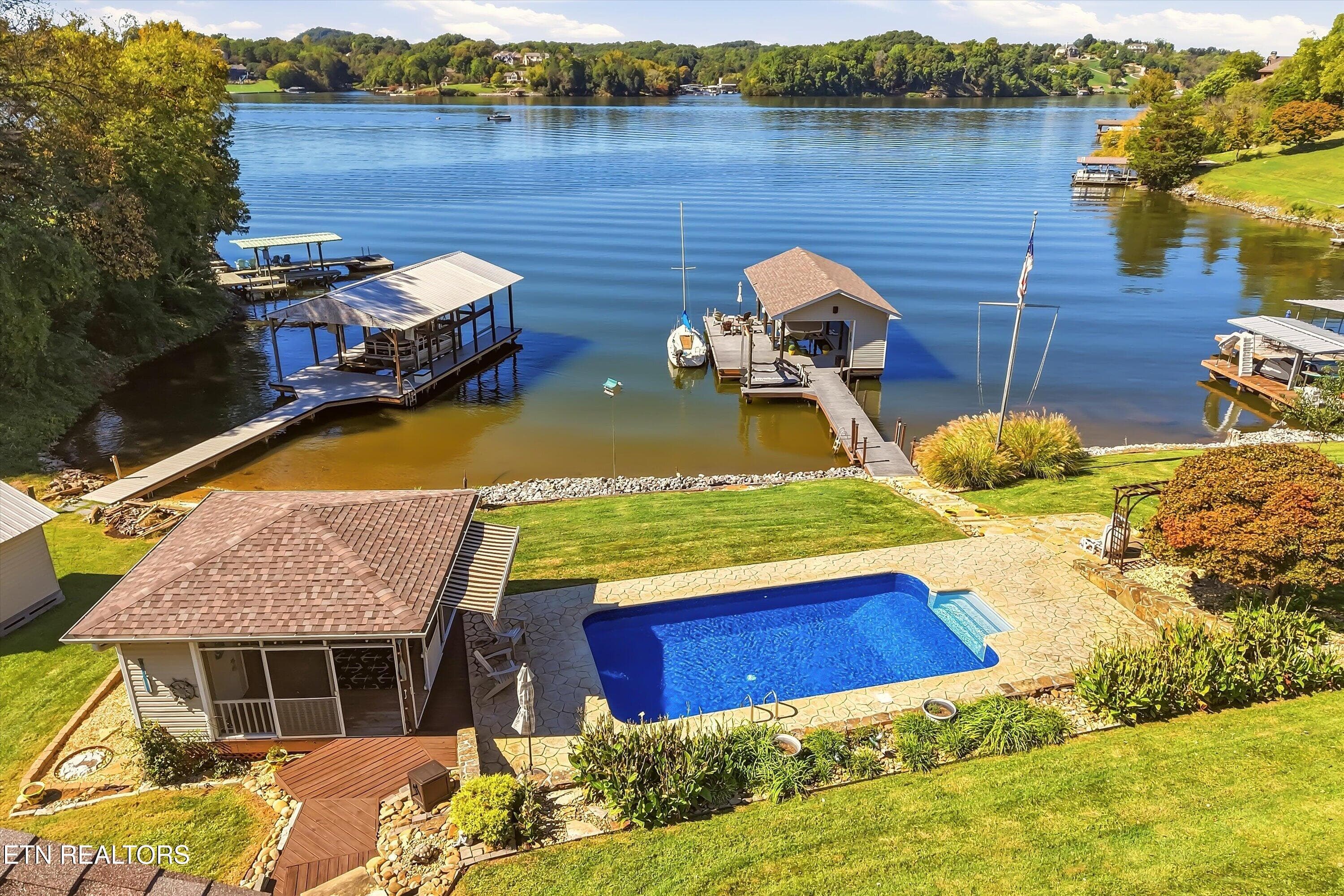 3Pool and Lake - 4909 Scenic Point Channel, Louisville, TN 37777, Louisville