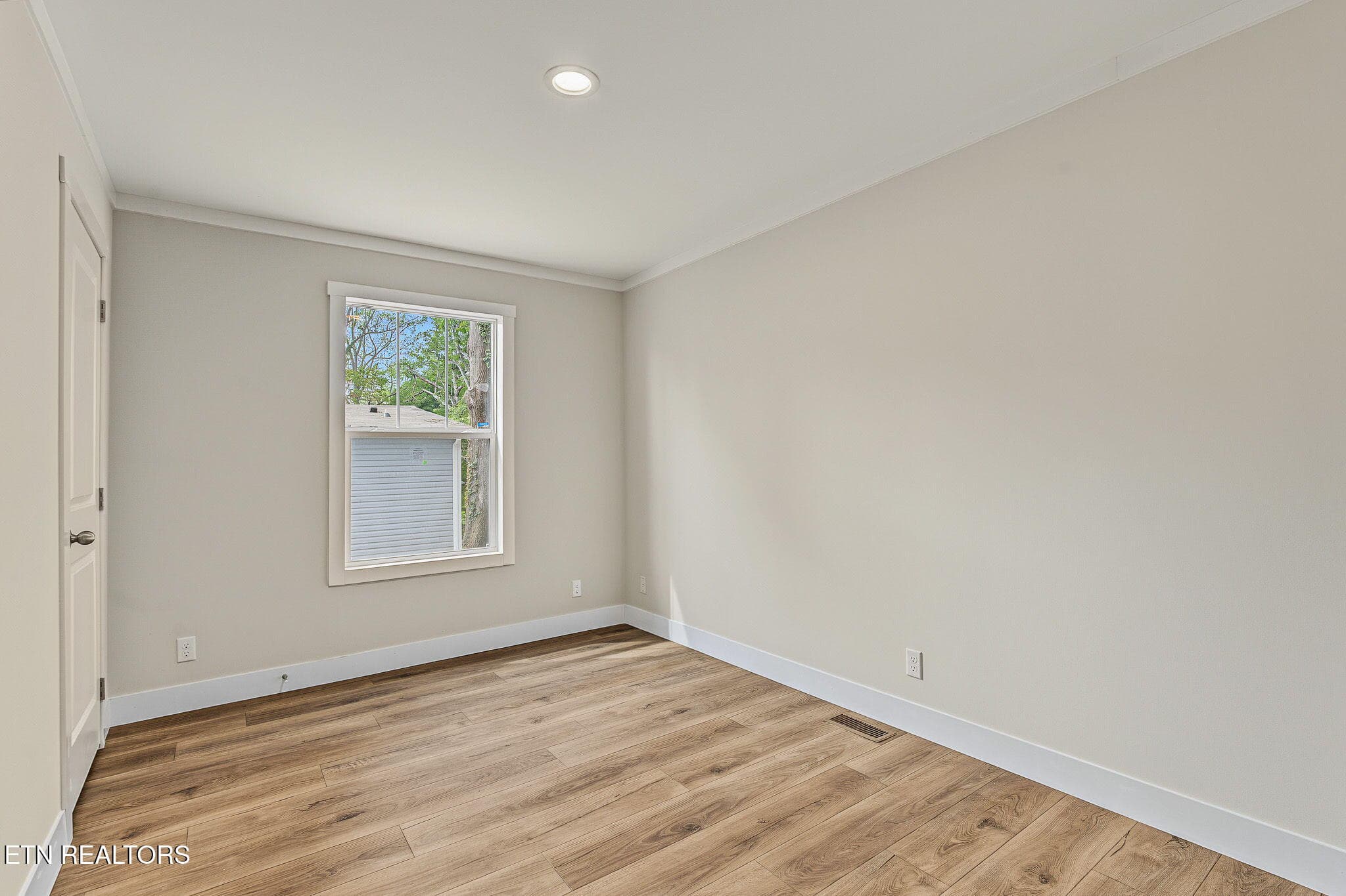 20-web-or-mls-3821-bonnie-view-ave - 3821 Bonnie View Ave, Knoxville, TN 37914, Knoxville