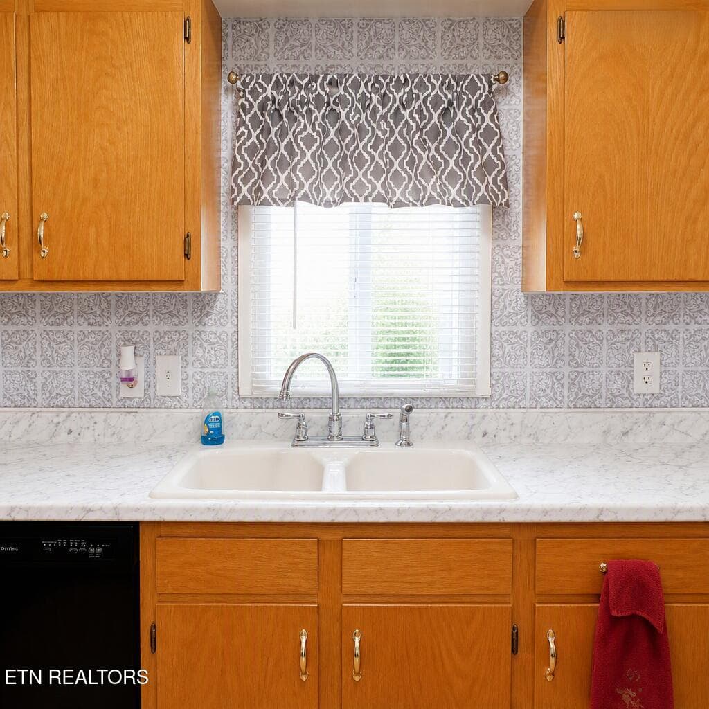 9 - 101 Daymon Circle, Crossville, TN 38572, Crossville