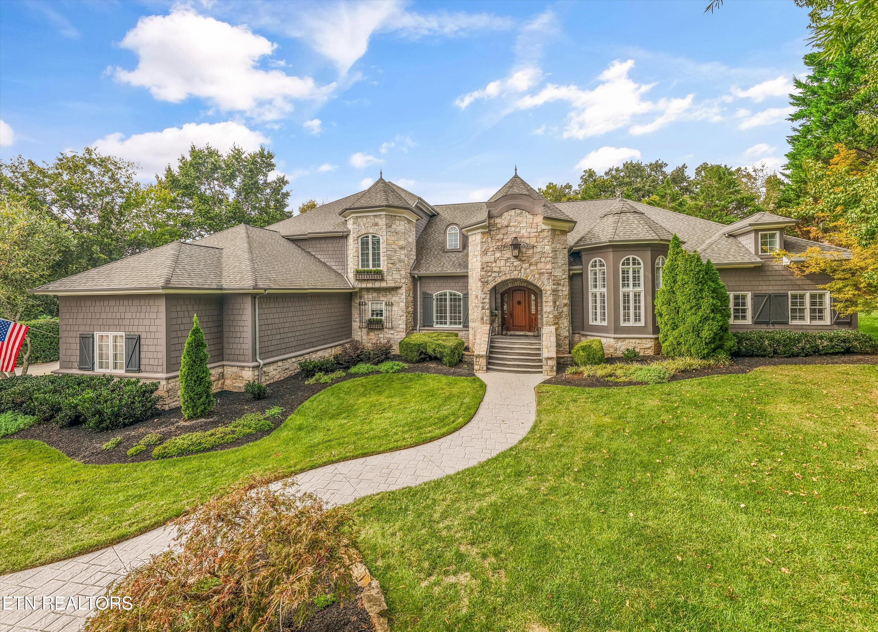 707 Prince George Parish Drive, Knoxville, TN 37934