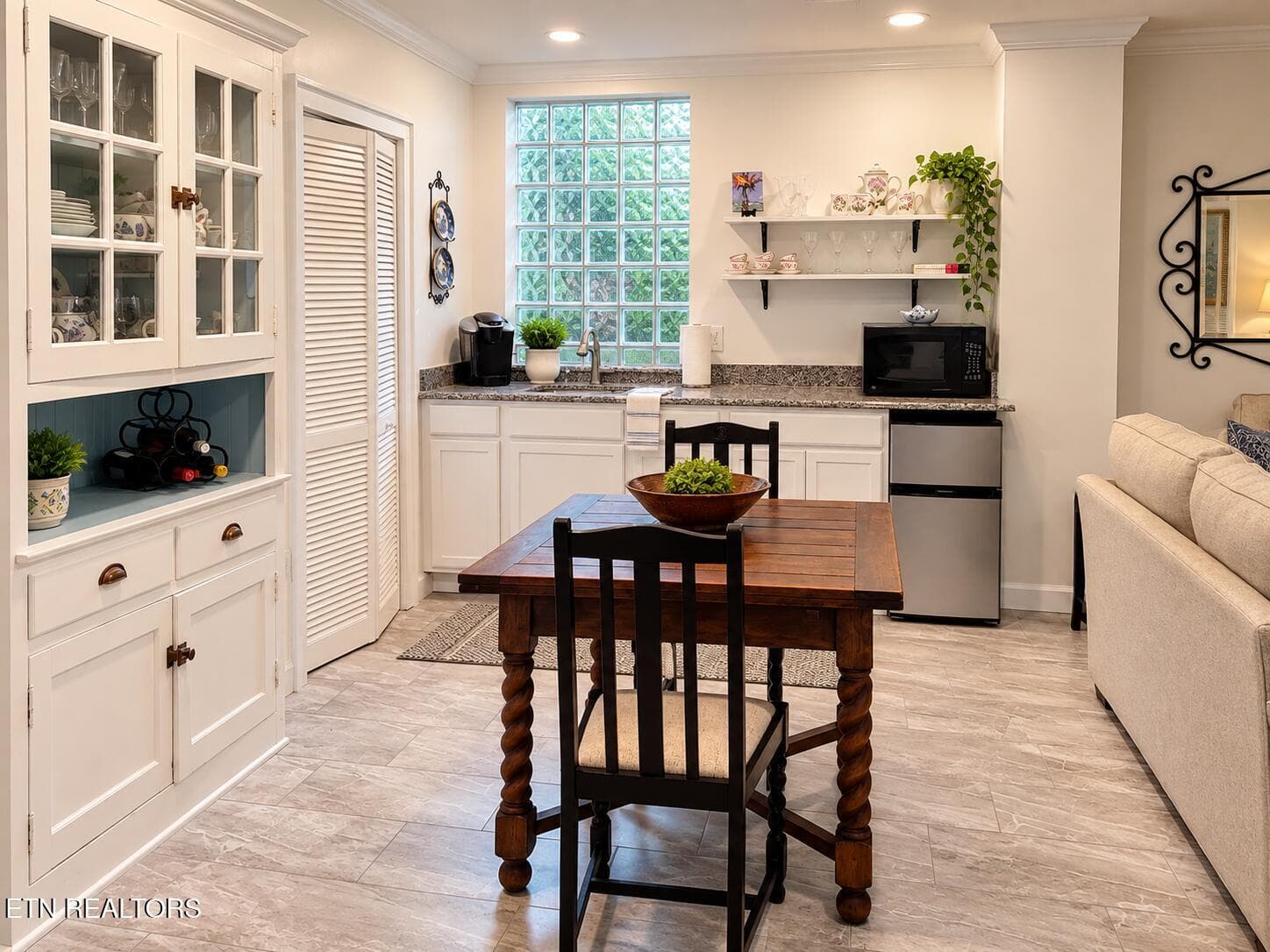 Lower level kitchenette - 3852 Woodhill Place, Knoxville, TN 37919, Knoxville