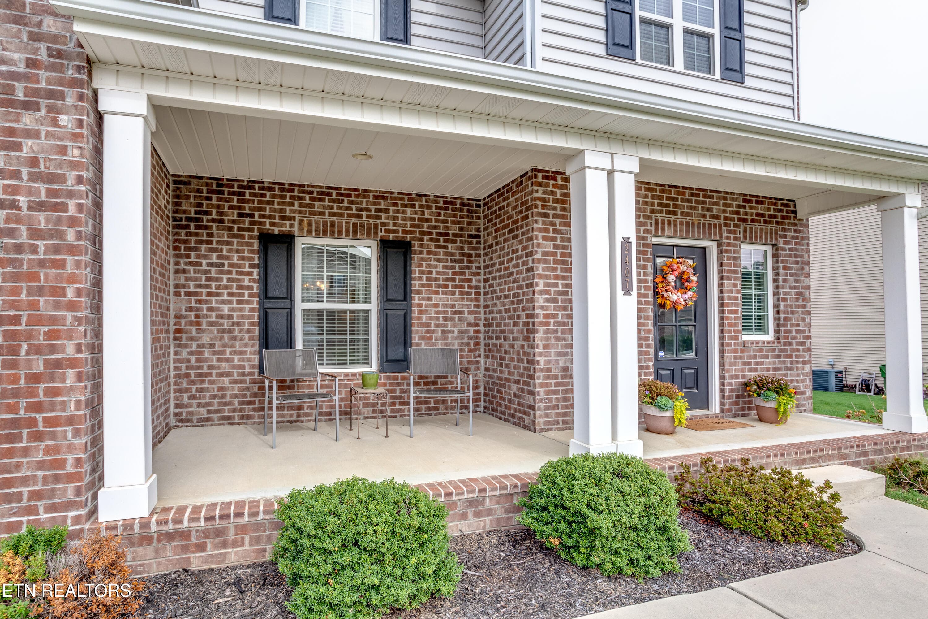 5 Covered Front Porch - 2407 Drake St, Maryville, TN 37801, Maryville