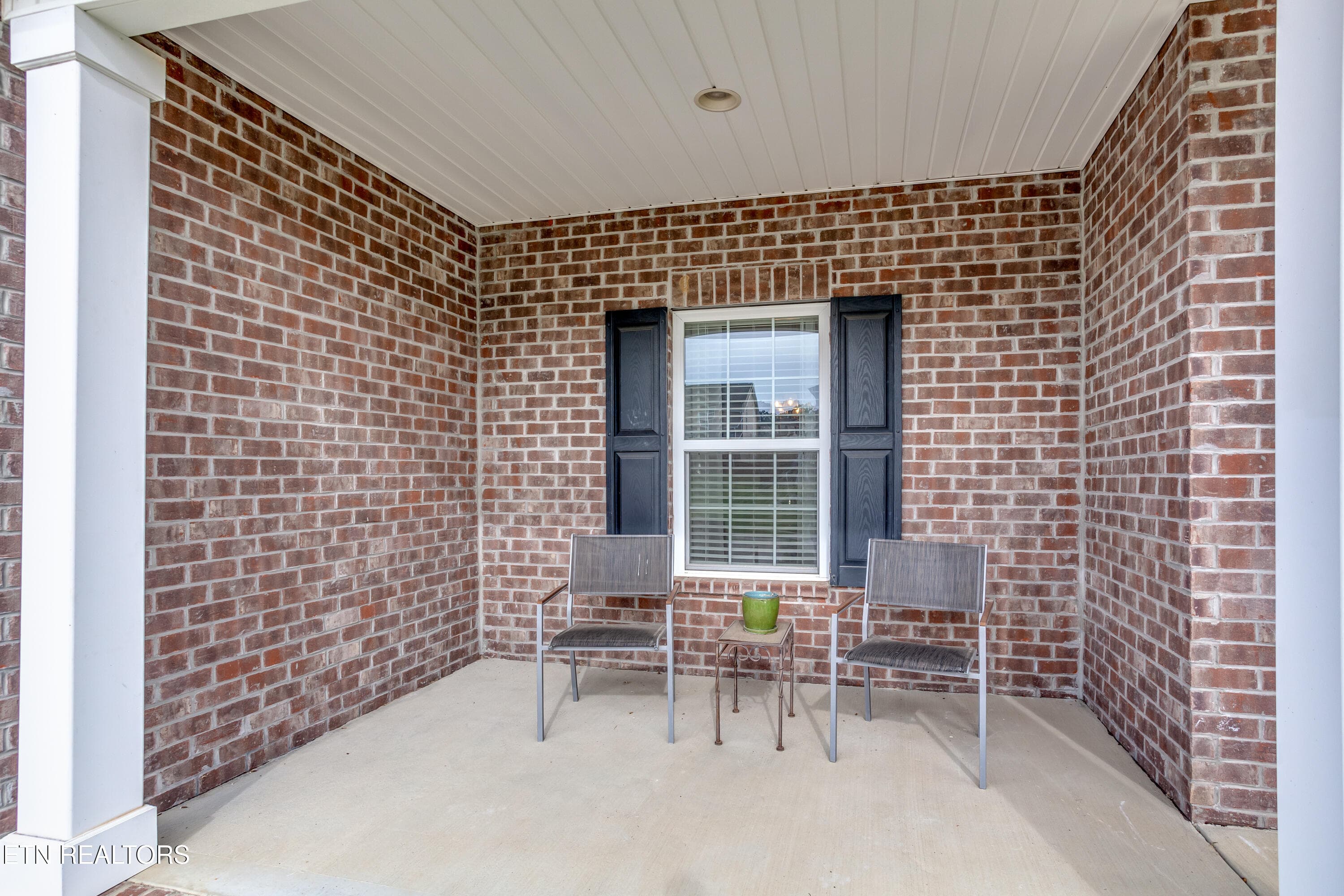 6 Front Porch Sitting Area - 2407 Drake St, Maryville, TN 37801, Maryville