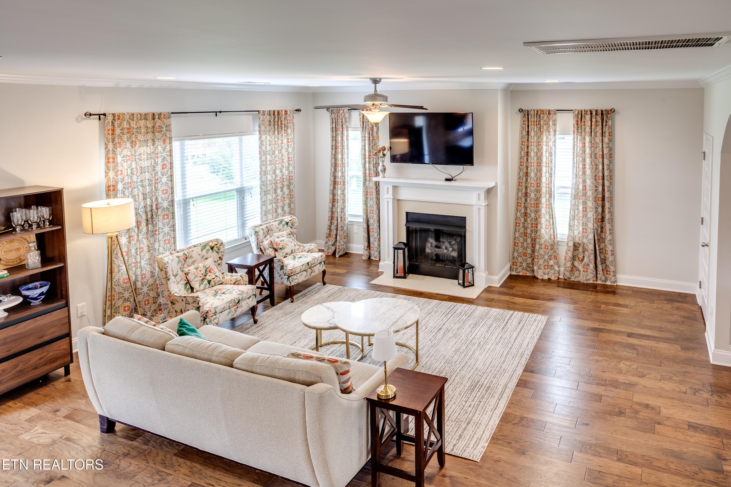16 Family Room - 2407 Drake St, Maryville, TN 37801, Maryville