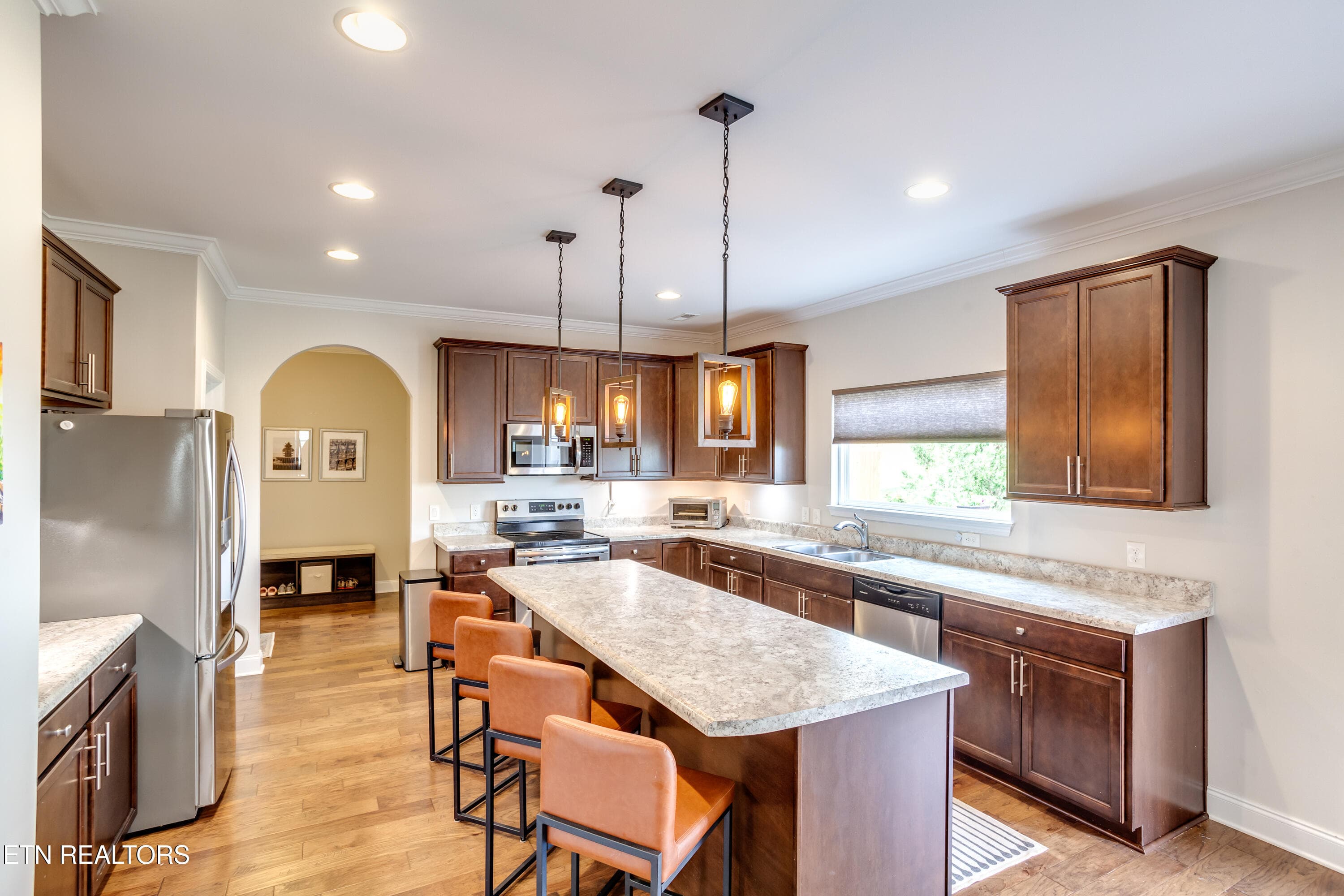 20 Kitchen - 2407 Drake St, Maryville, TN 37801, Maryville