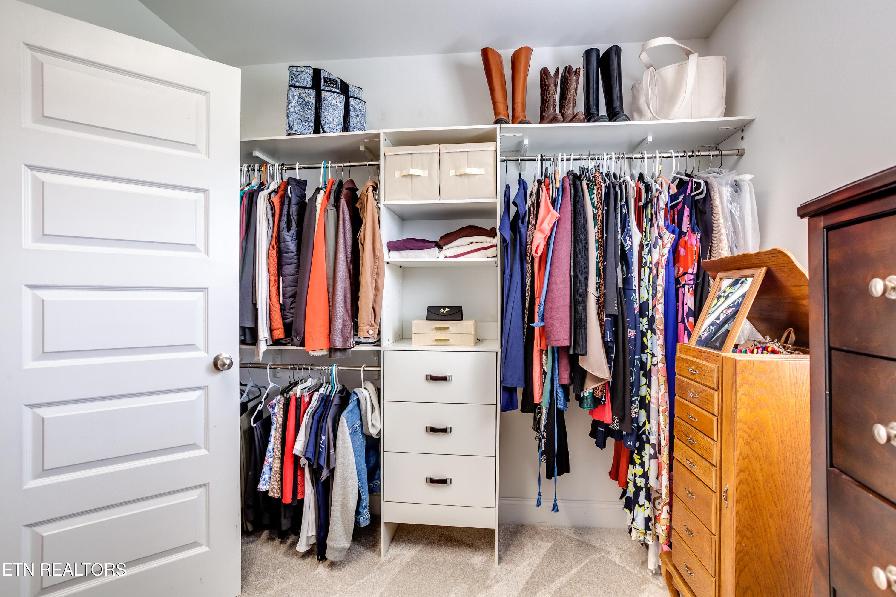 35 Primary Closet - 2407 Drake St, Maryville, TN 37801, Maryville