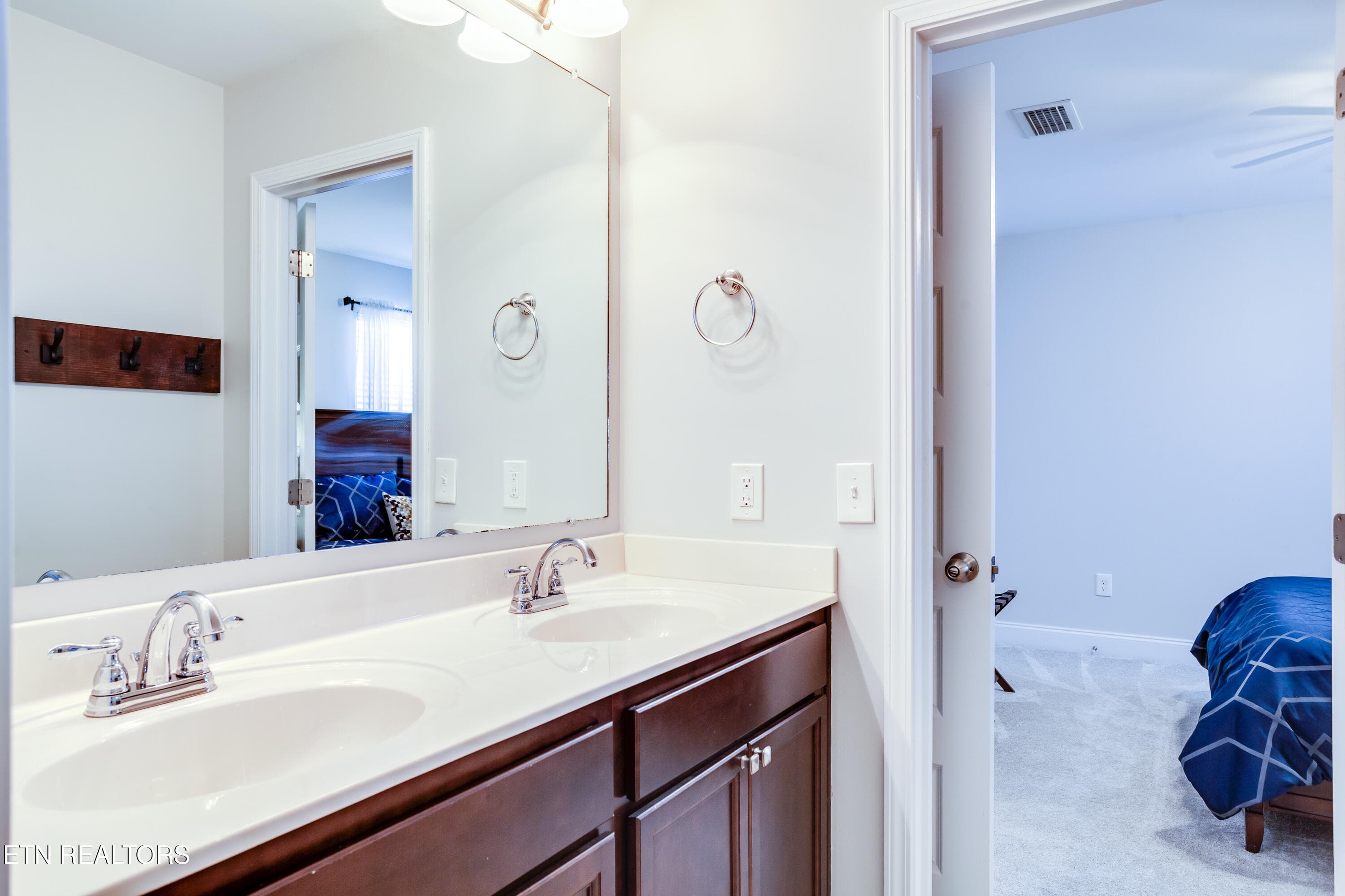 41 BR's 2 & 3 Bath - 2407 Drake St, Maryville, TN 37801, Maryville