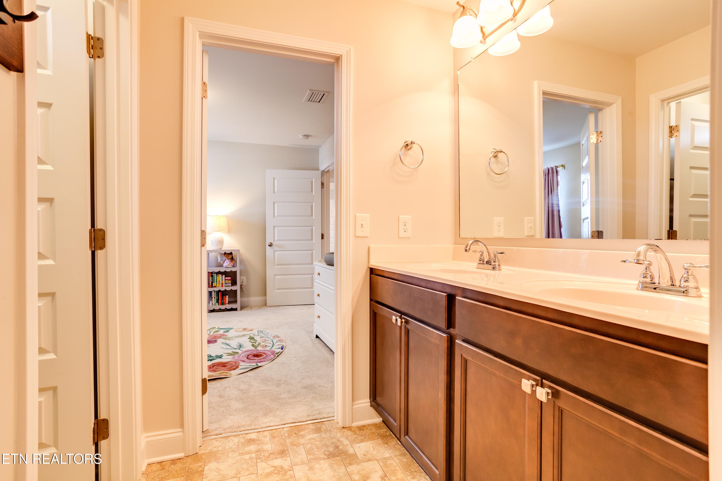 42 BR's 2 & 3 Bath - 2407 Drake St, Maryville, TN 37801, Maryville