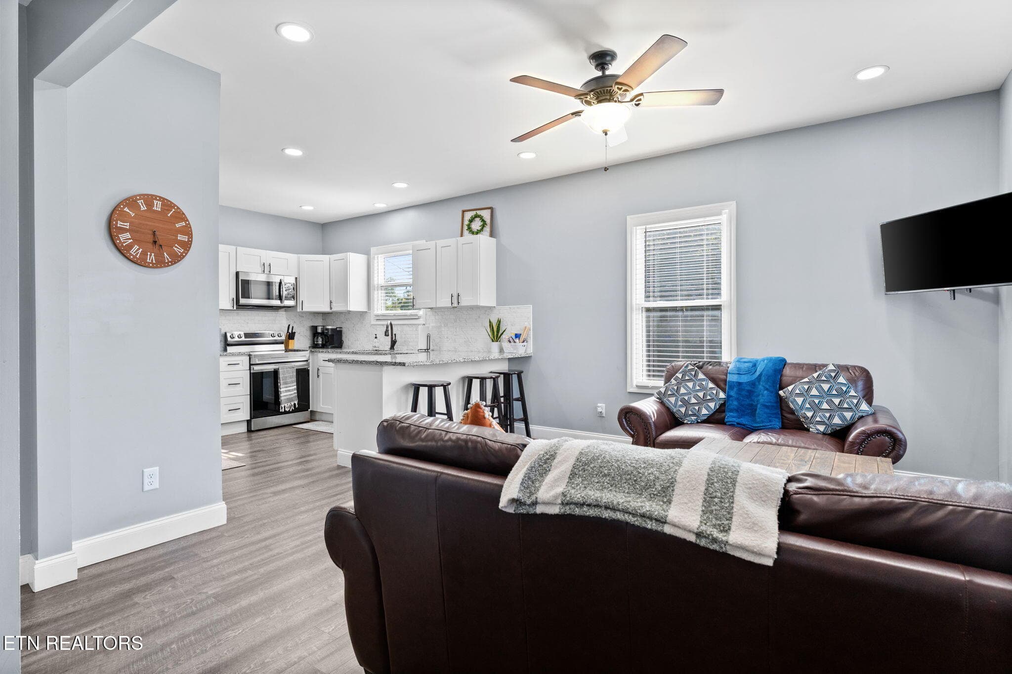 Living room - 2600 Parkview Ave, Knoxville, TN 37914, Knoxville