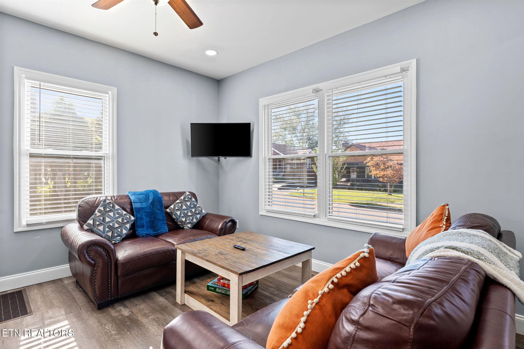 LR - 2600 Parkview Ave, Knoxville, TN 37914, Knoxville
