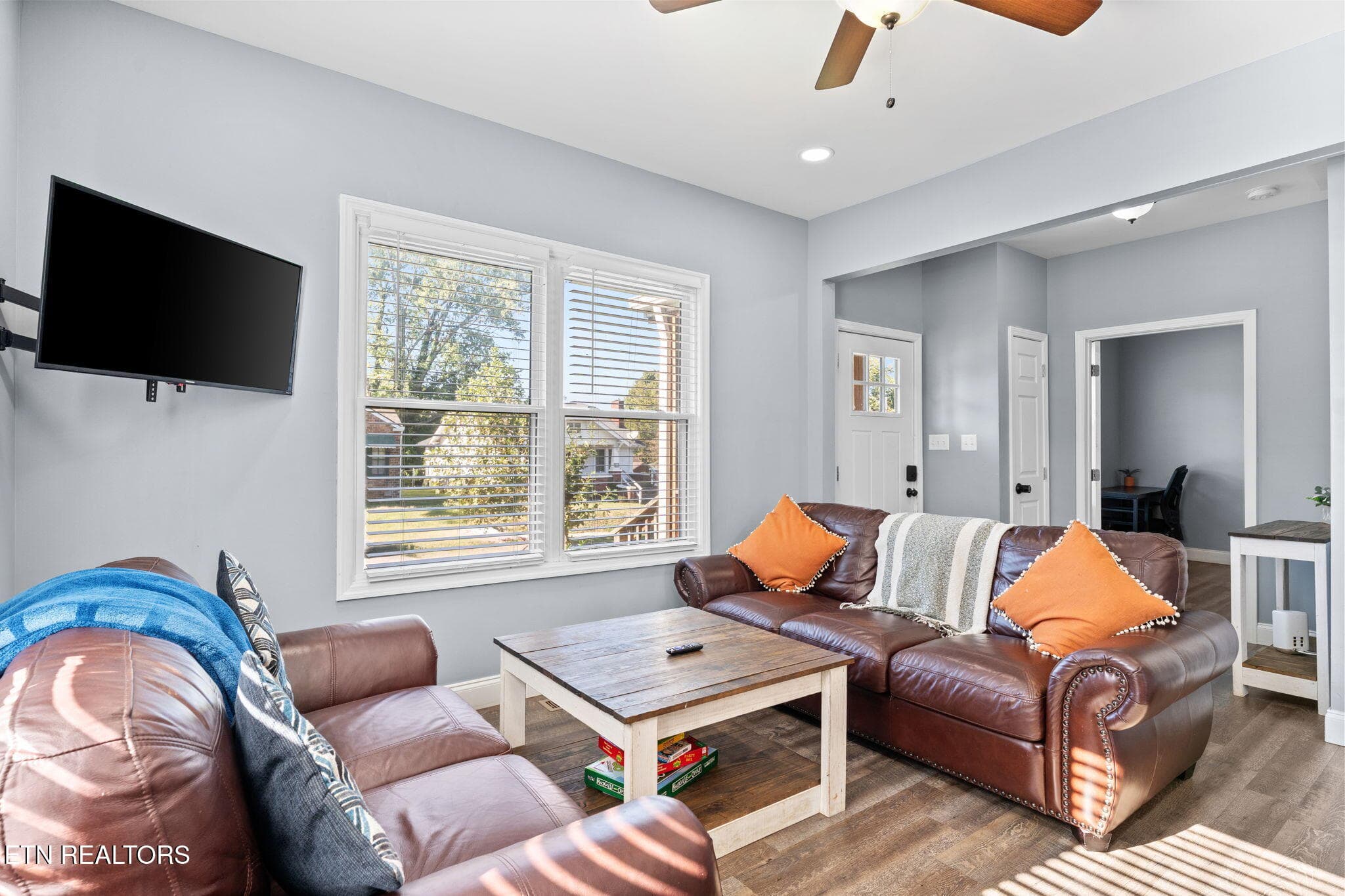 LR 2 - 2600 Parkview Ave, Knoxville, TN 37914, Knoxville