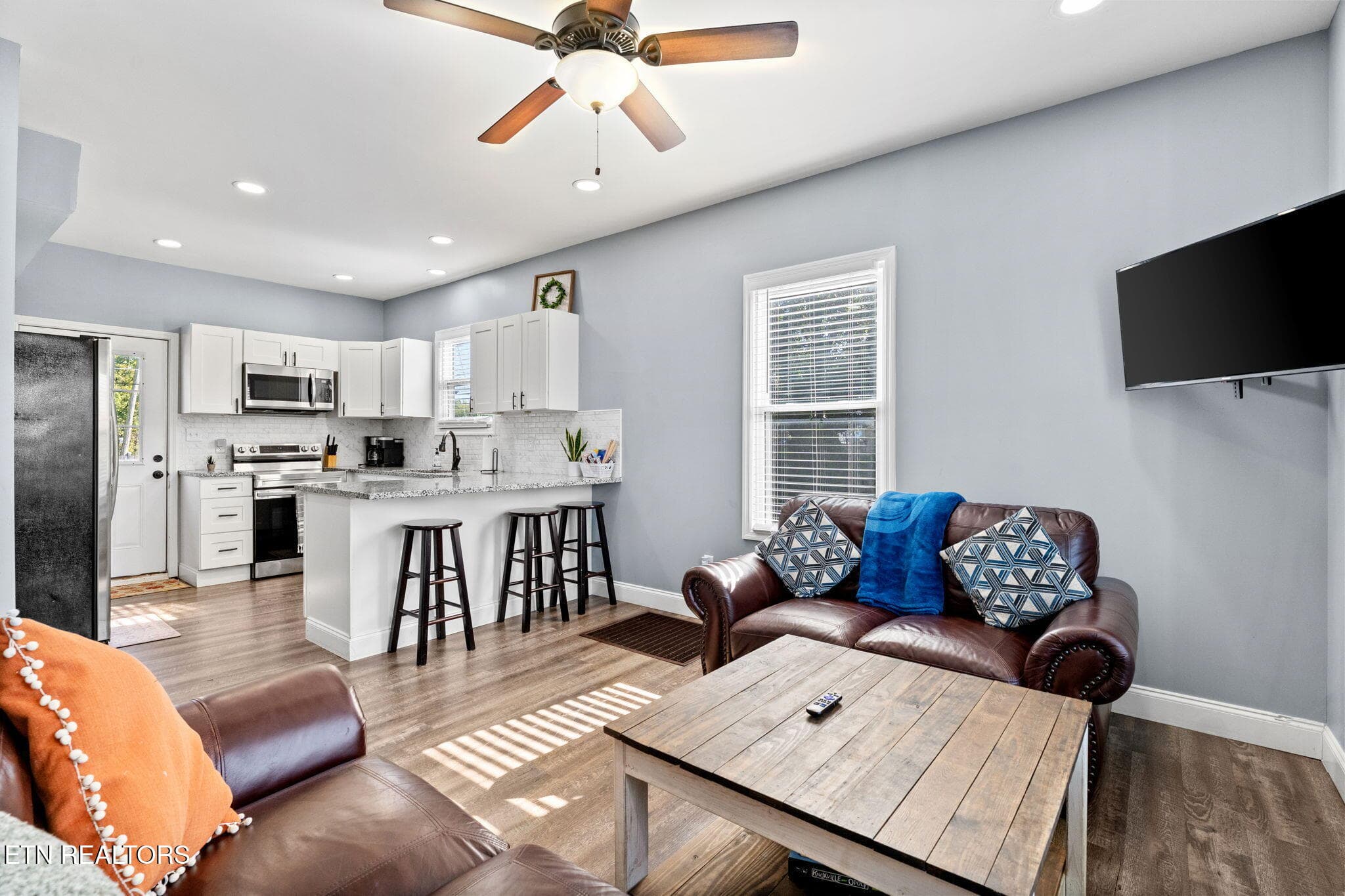 Open to kitchen - 2600 Parkview Ave, Knoxville, TN 37914, Knoxville