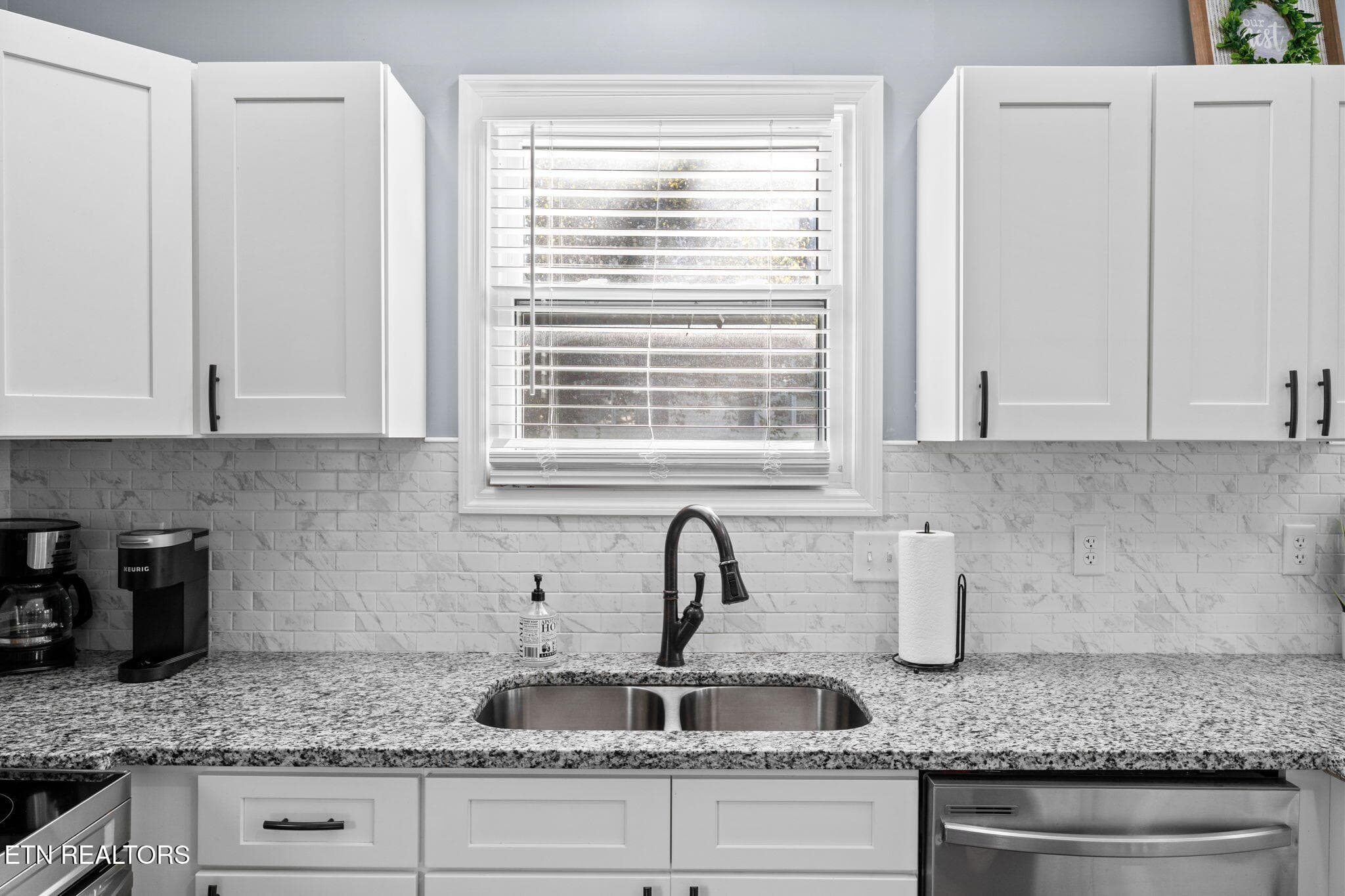 window above sink - 2600 Parkview Ave, Knoxville, TN 37914, Knoxville