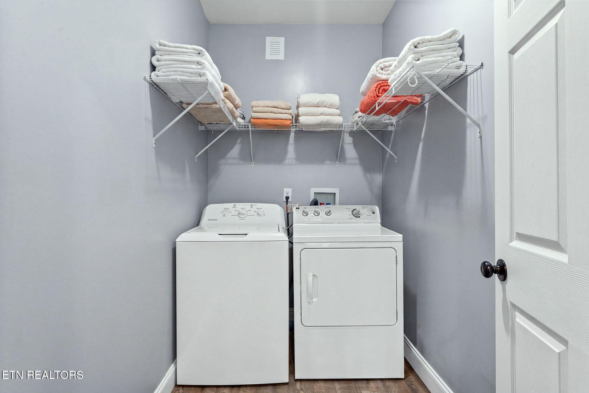 laundry - 2600 Parkview Ave, Knoxville, TN 37914, Knoxville