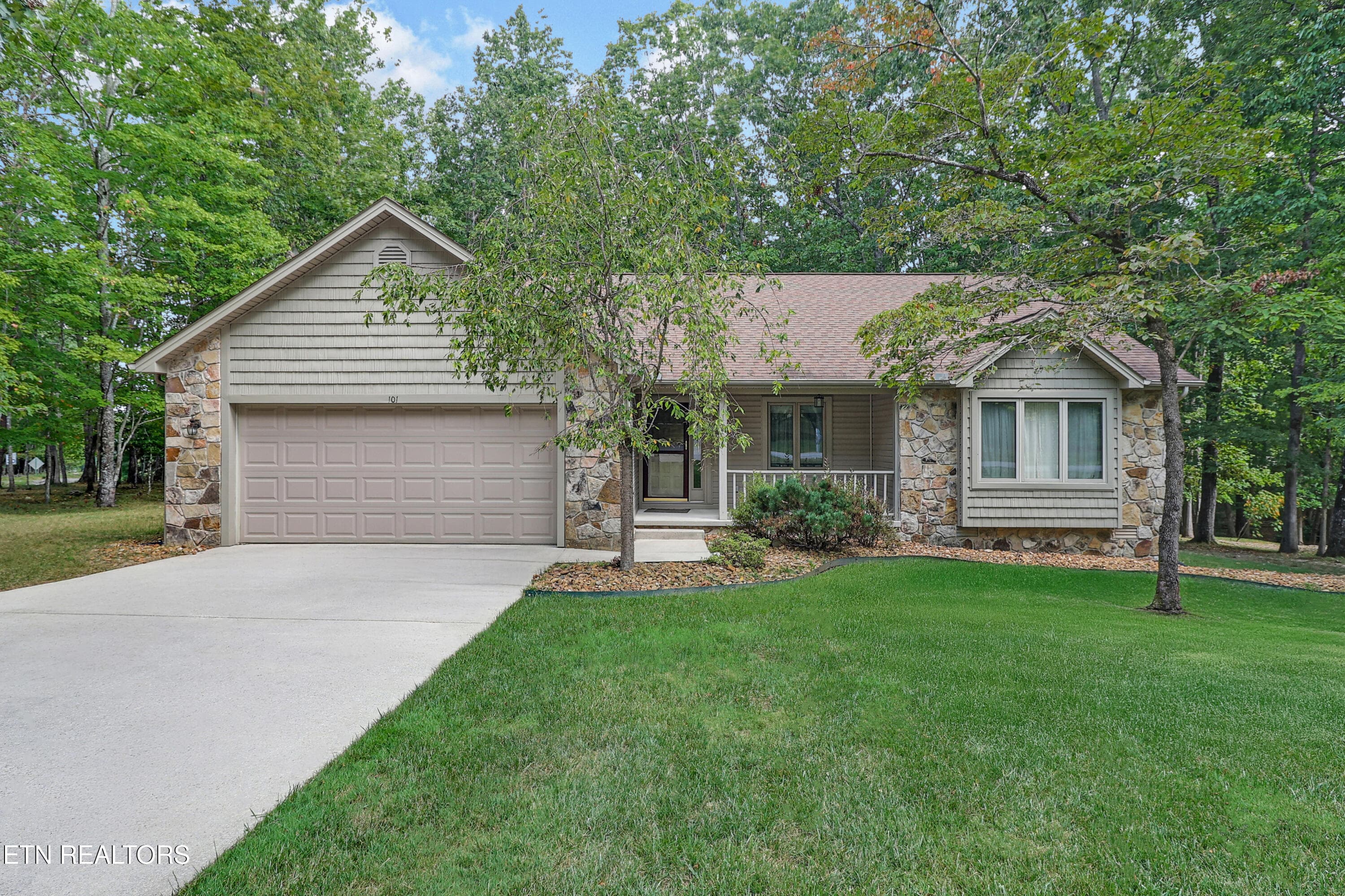 101 Lynhurst Drive, Crossville, TN 38558